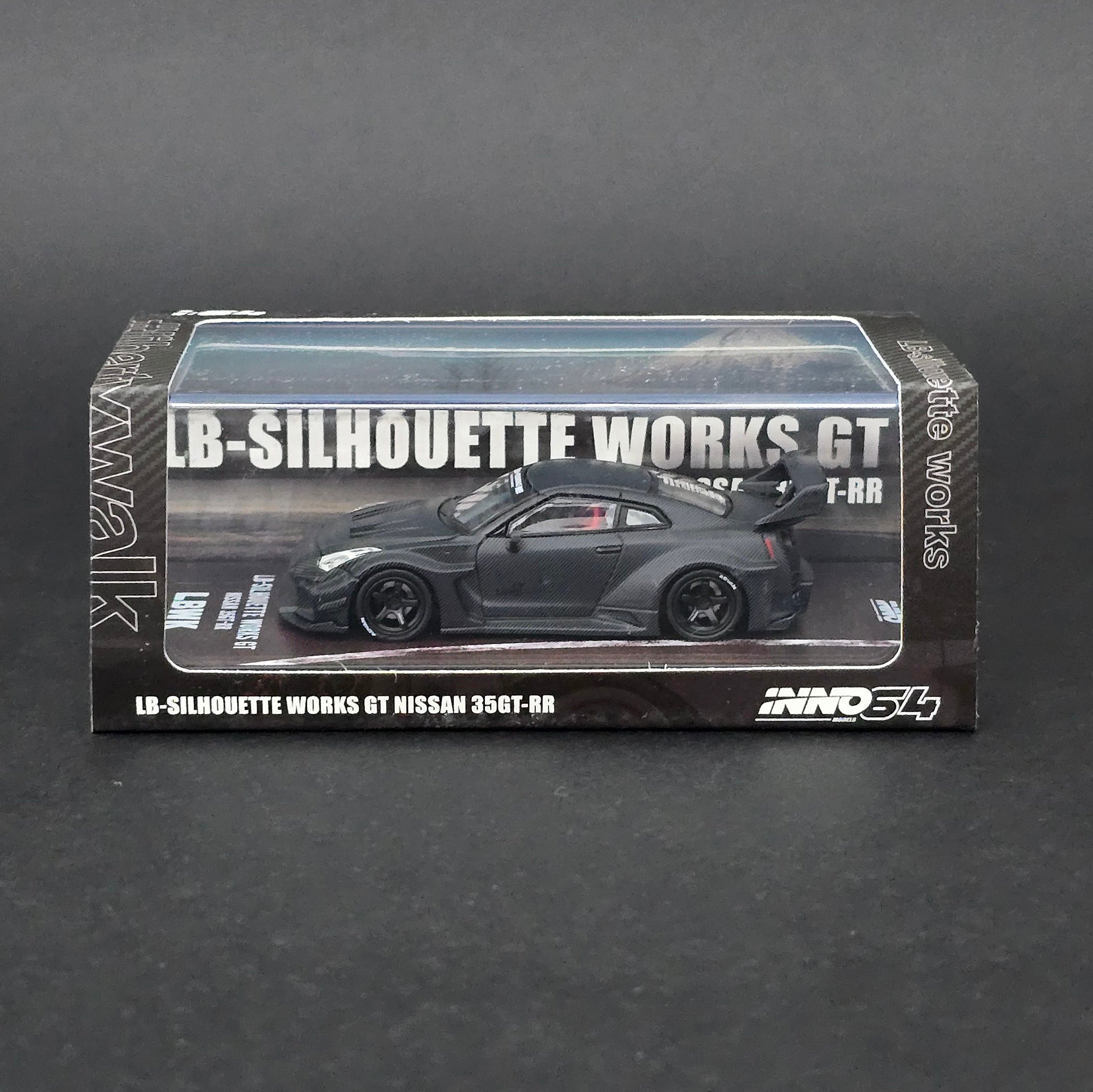 1:64 İnno64 Nissan R35 GT RR