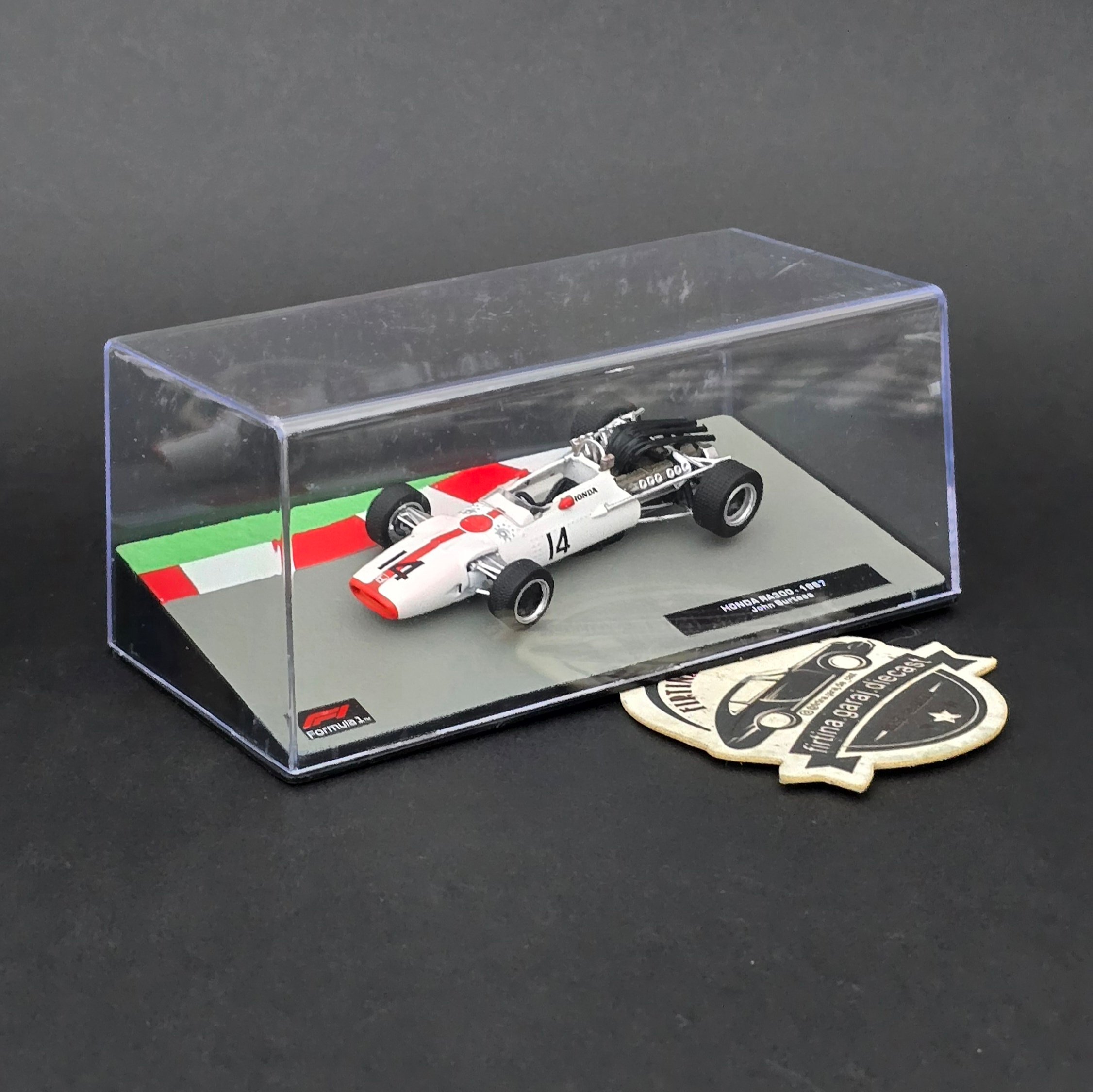 1:43 Honda RA300