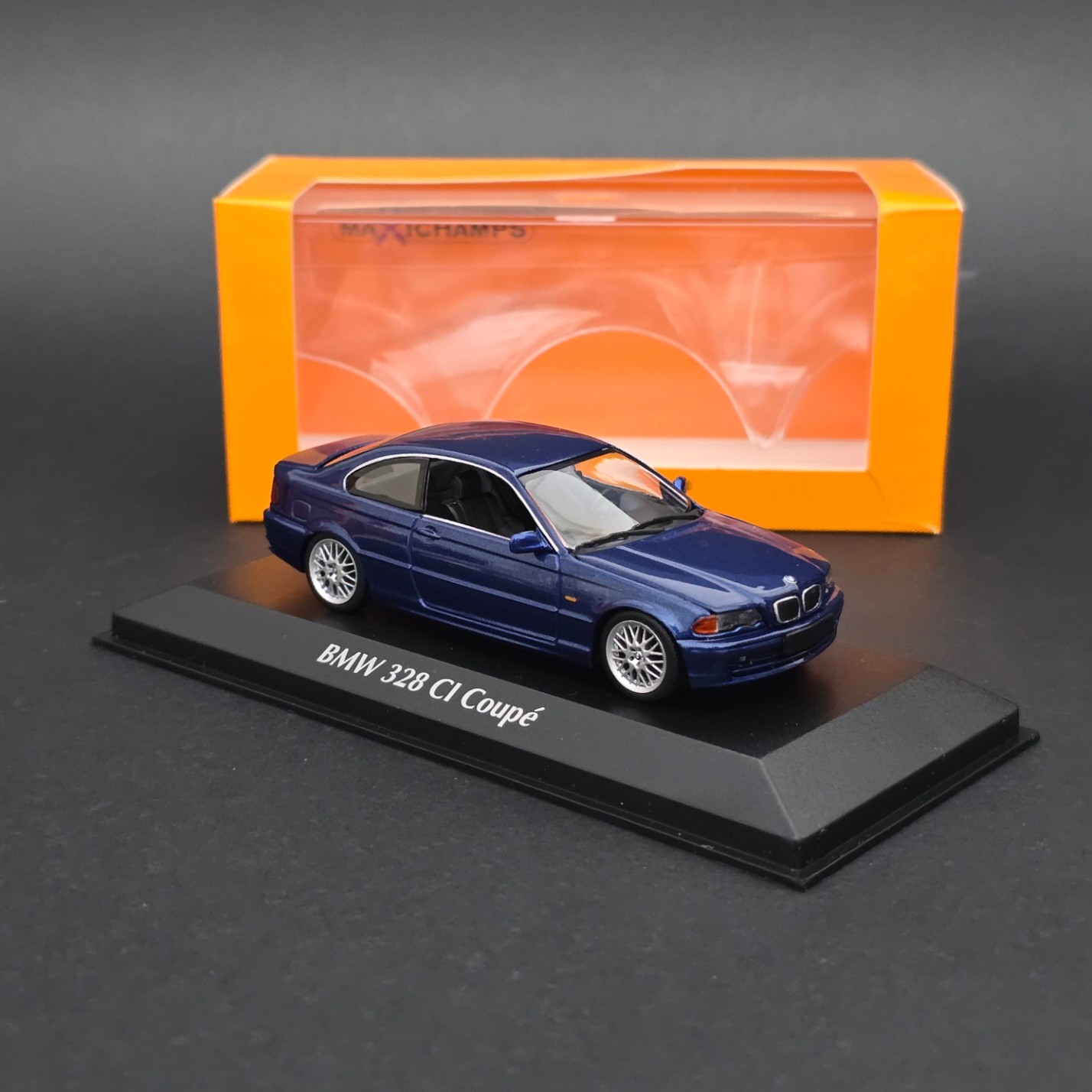 1:43 BMW 328 ci E46