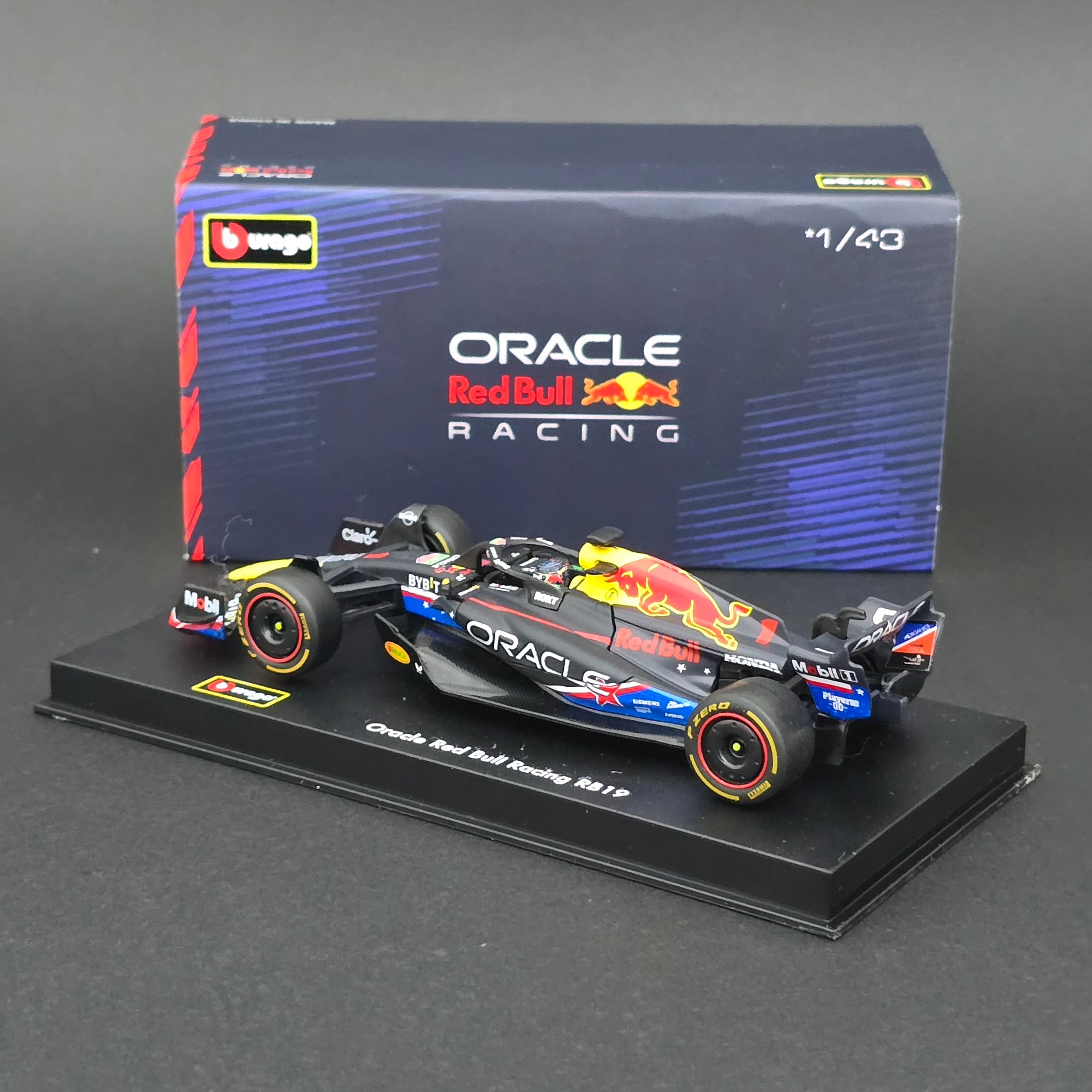 1:43 Redbull Oracle RB19 2023 Dünya Şampiyonu Max Verstappen 