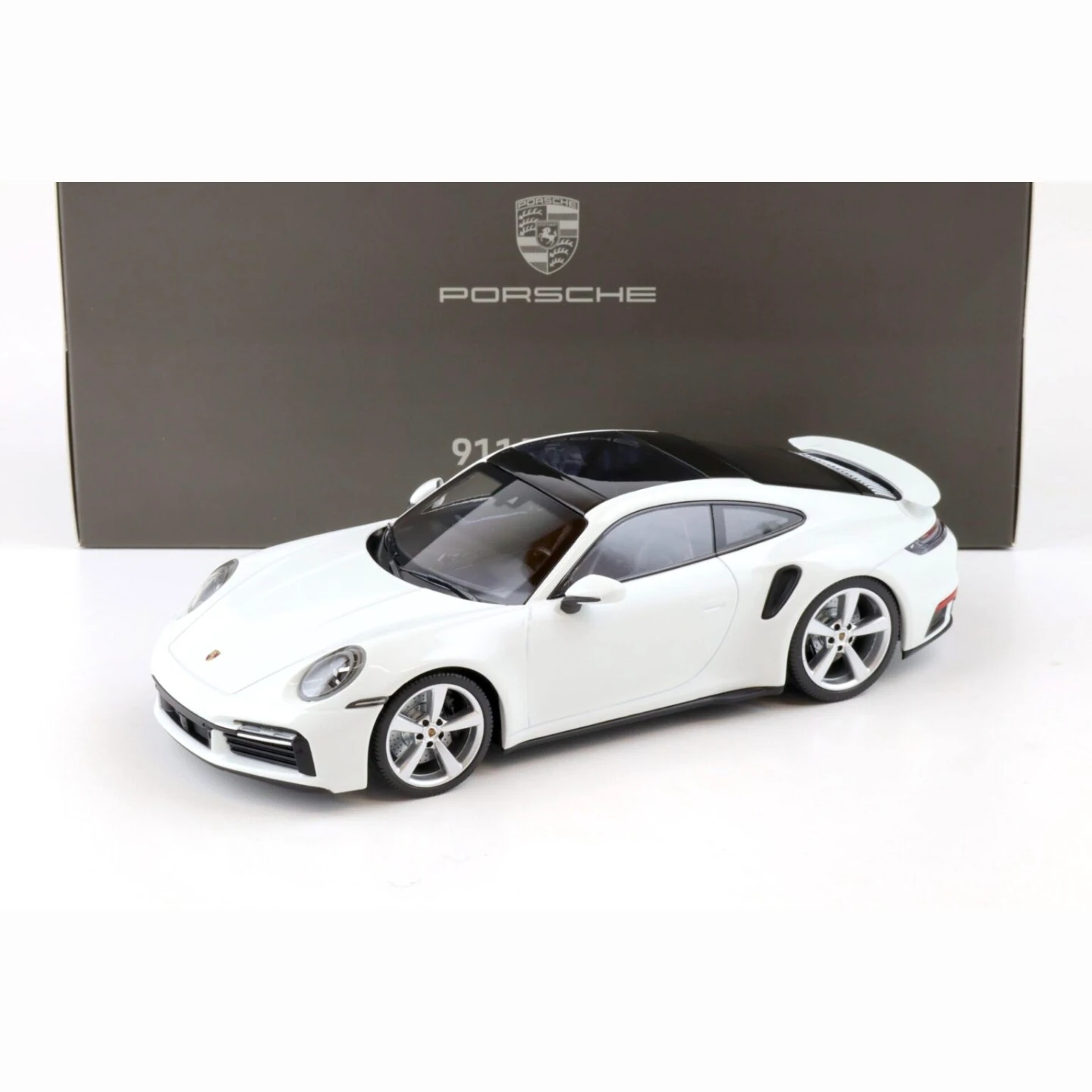 1:18 Minichamps Porsche 911 Turbo S
