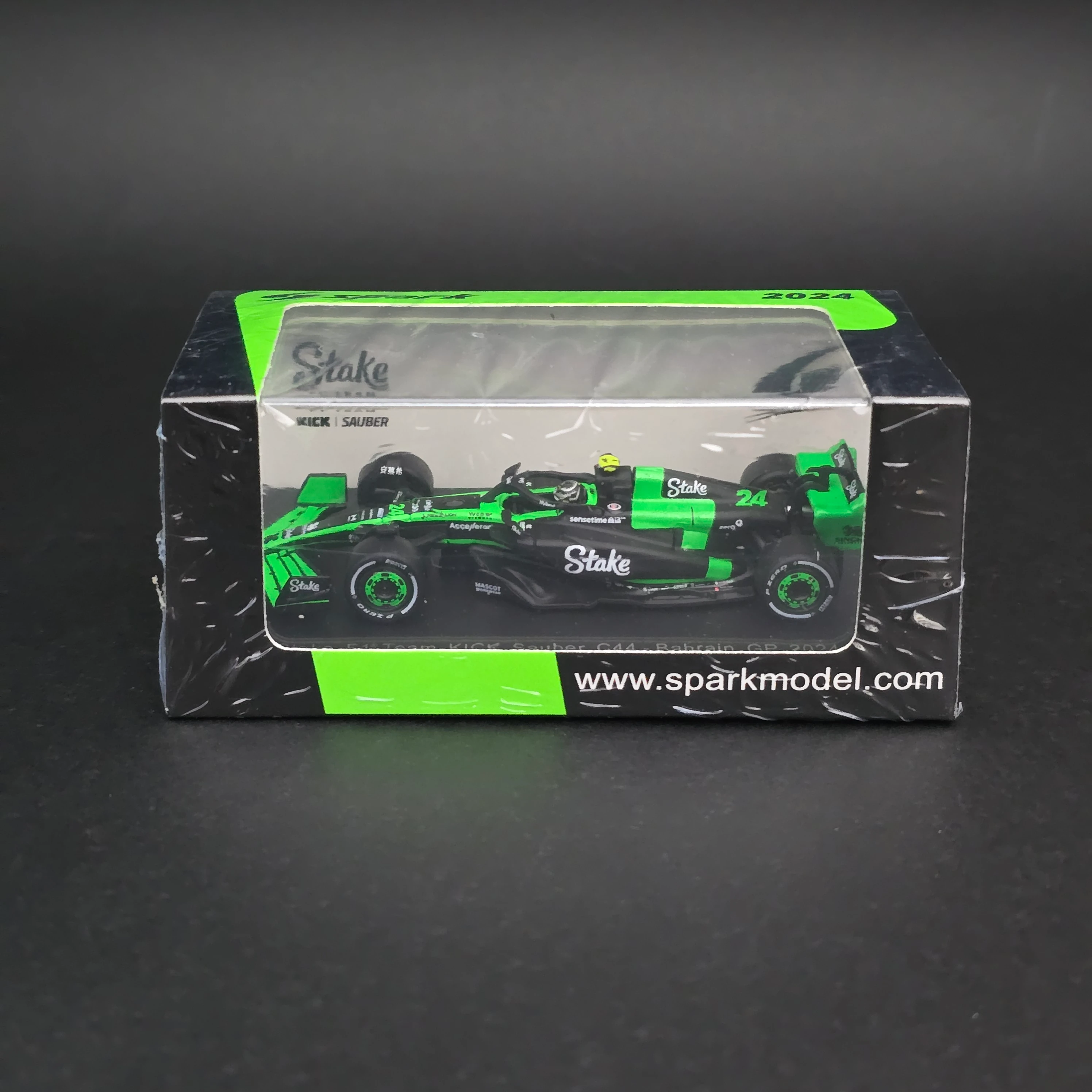 1/64 Spark Stake Kick Sauber C44 Z.Guanyu 2024