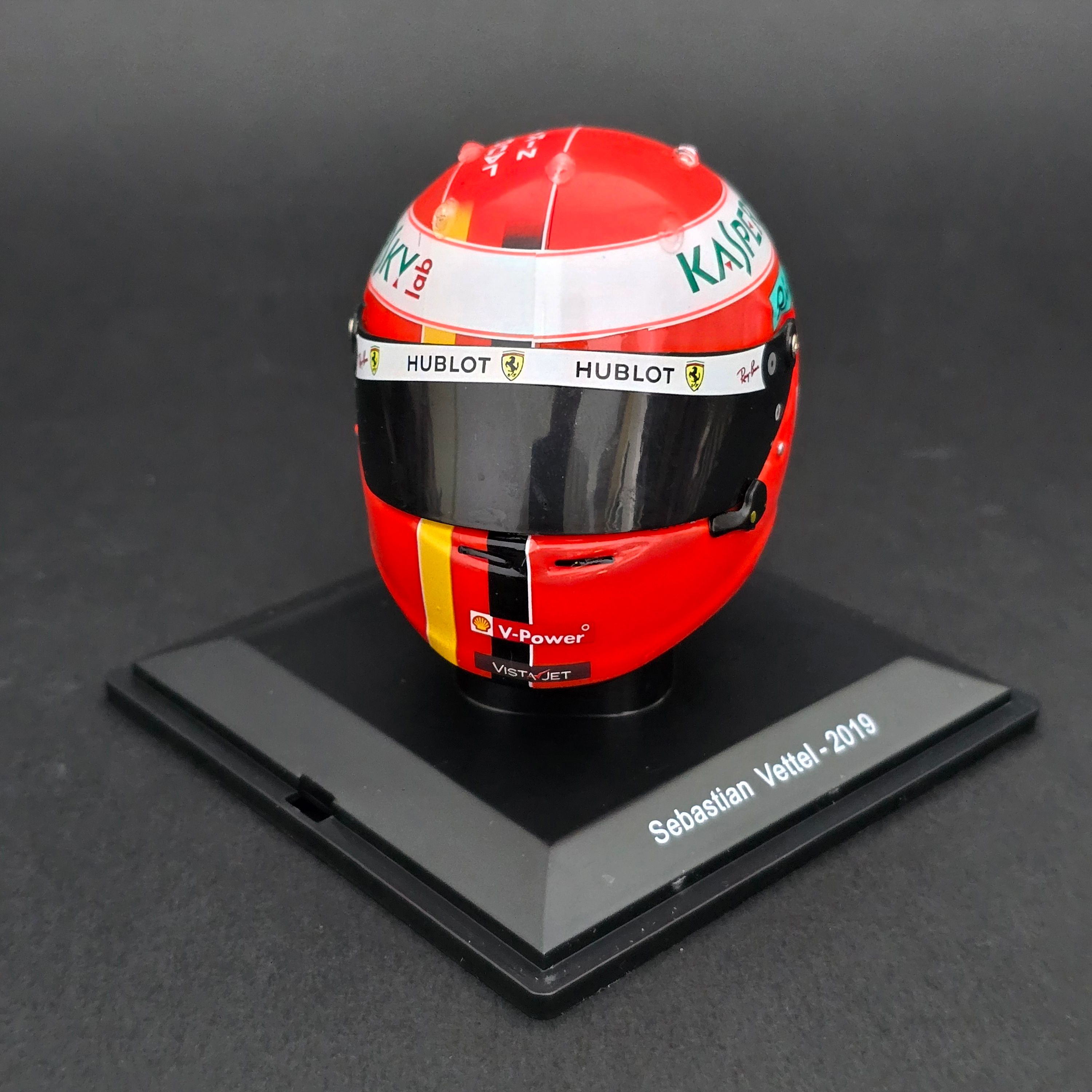 1:5 Michael Schumacher Kask Figürü 2002 Dünya Şampiyonu 