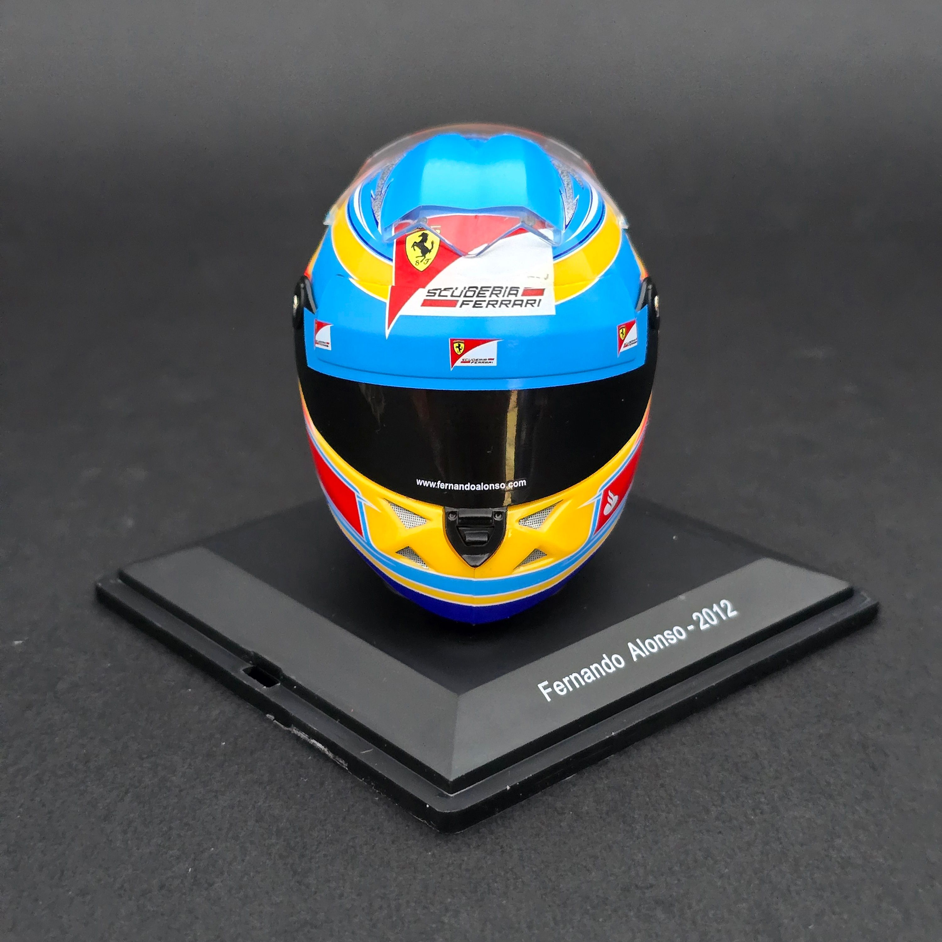 1:5 Fernando Alonso Kask Figürü 