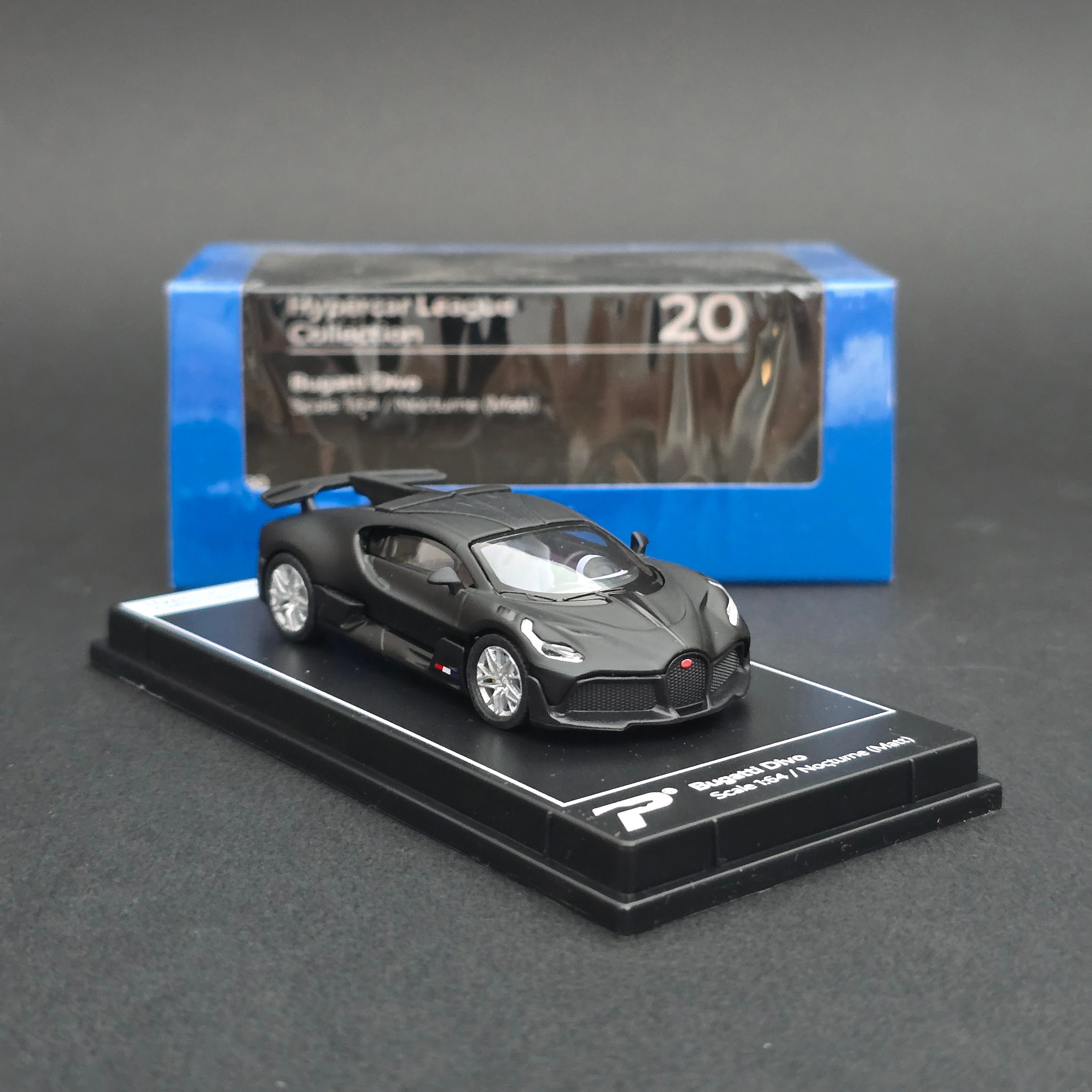 1:64 Postercar Bugatti Divo