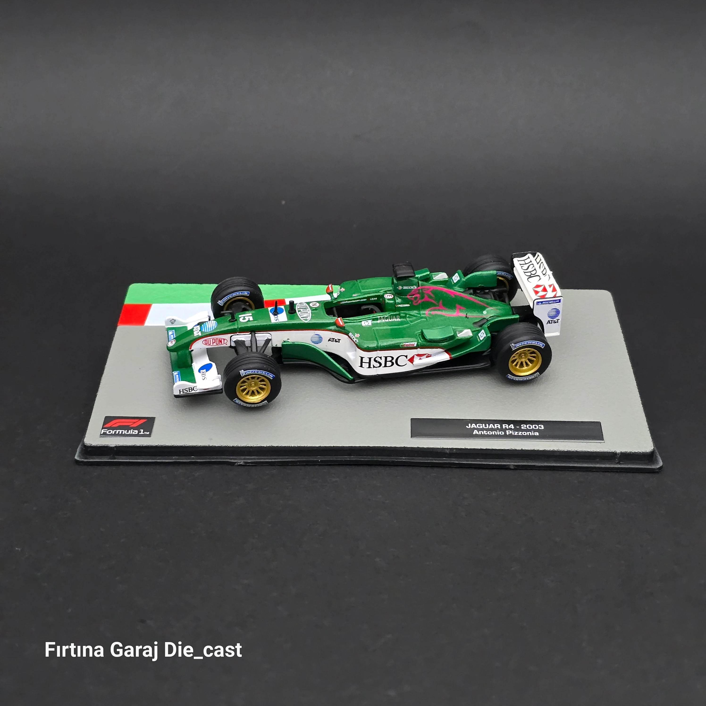 1:43 Jaguar R4 2003 A.Pizzonia