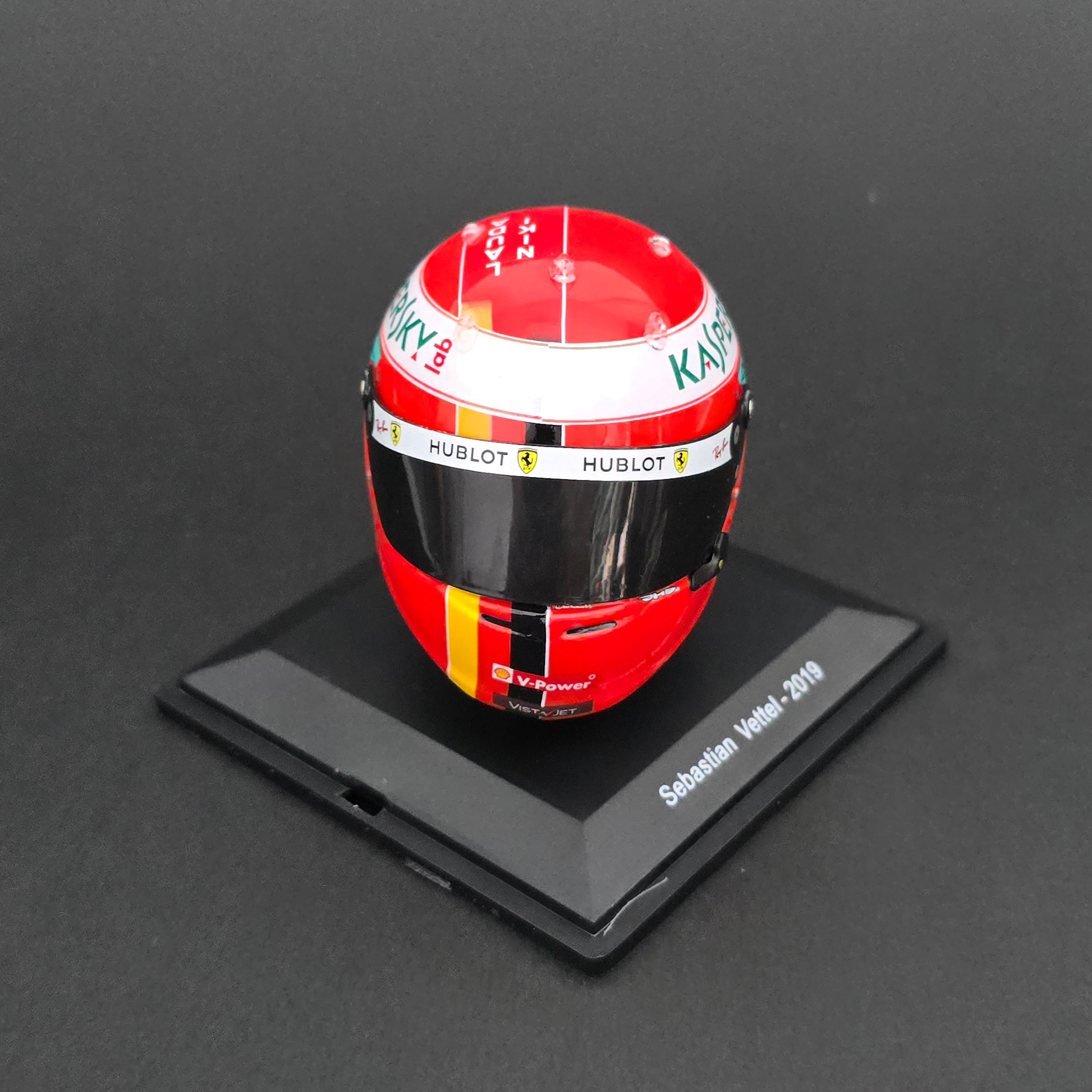 1:5 Sebastian Vettel Kask Figürü Niki Lauda'ya Teşekkür Tasarımlı