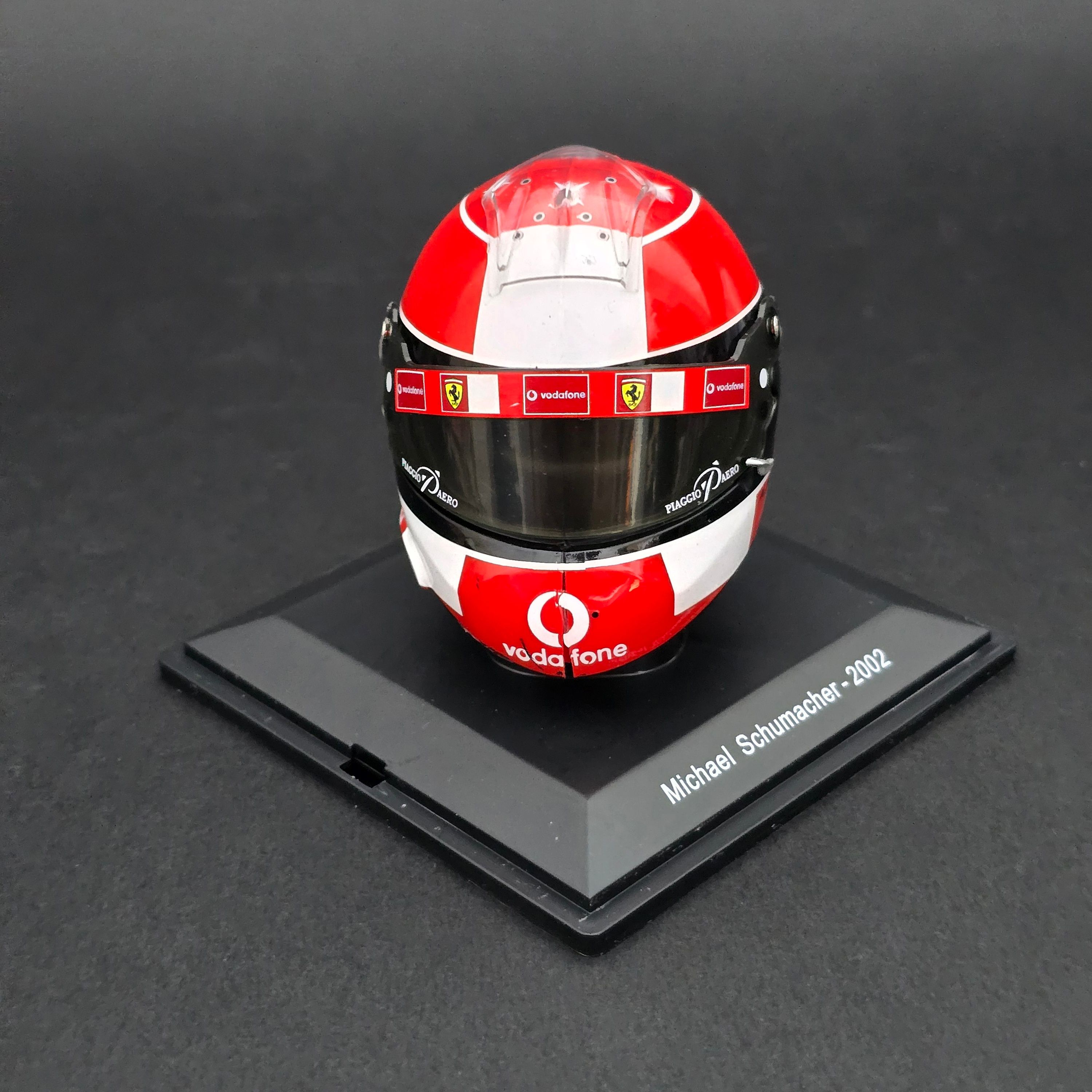 1:5 Michael Schumacher Kask Figürü 2002 Dünya Şampiyonu 