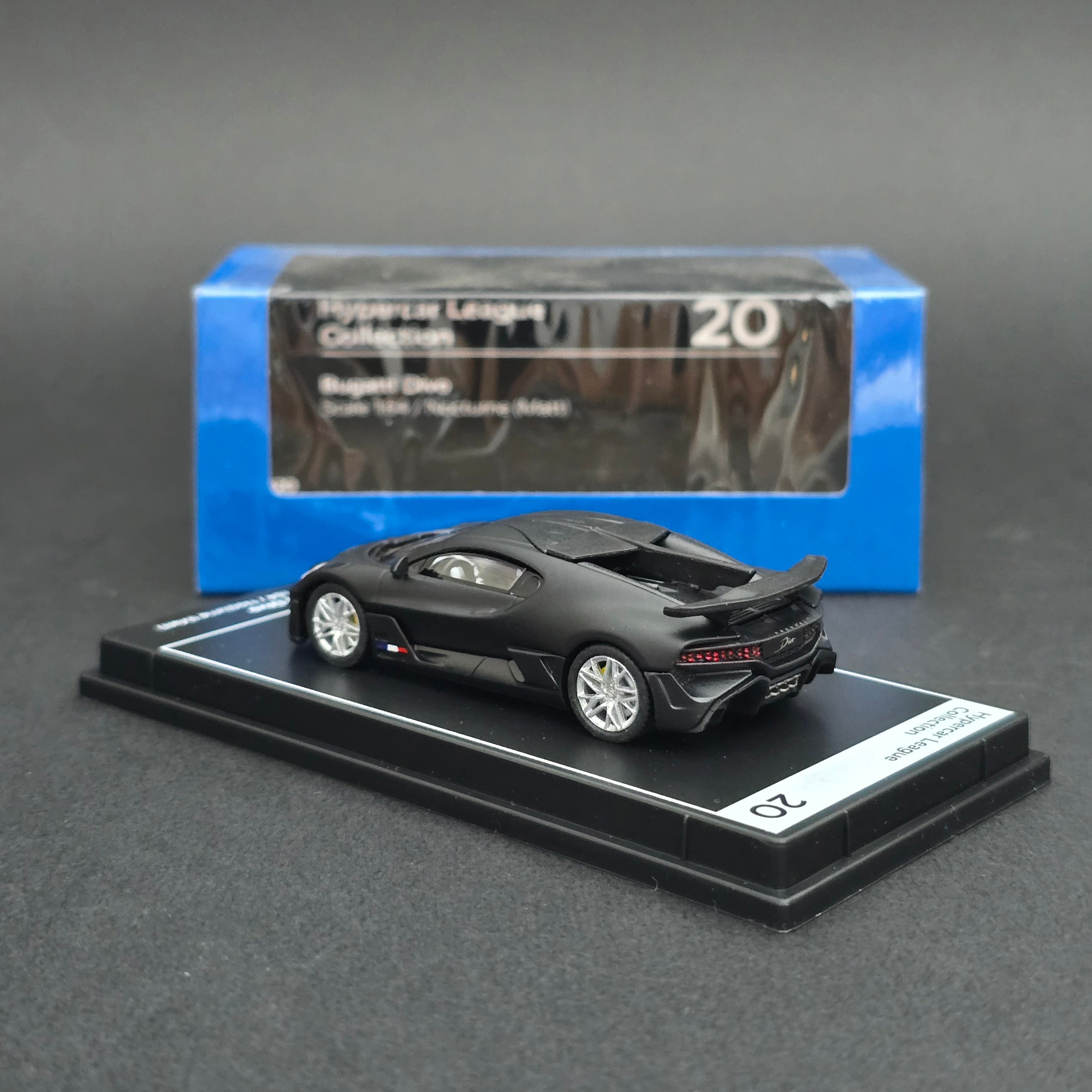 1:64 Postercar Bugatti Divo