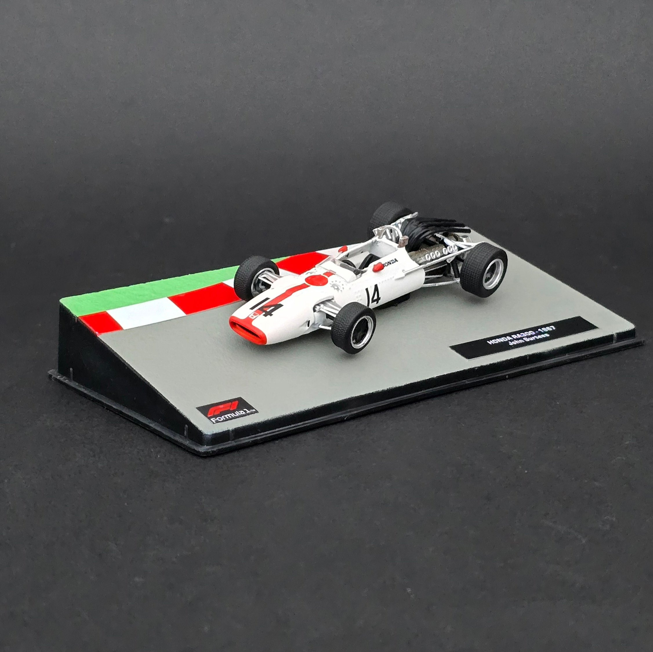 1:43 Honda RA300