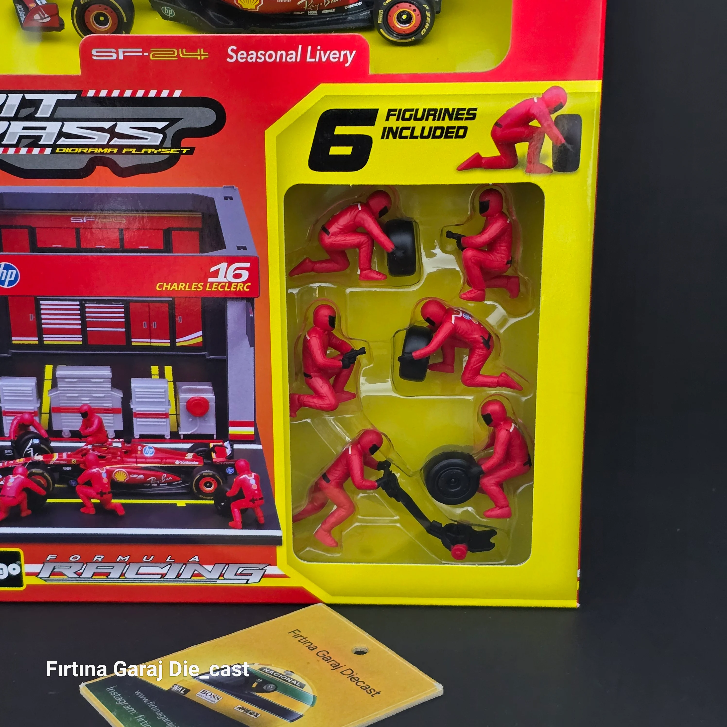 Ferrari 2024 Padok Garaj ve Pitstop Ekibi Seti 