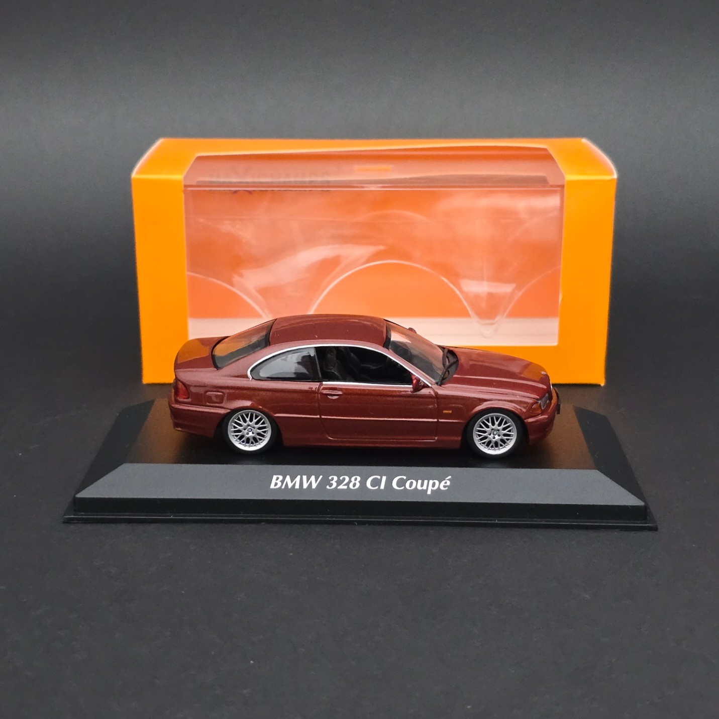 1:43 BMW 328ci E46 
