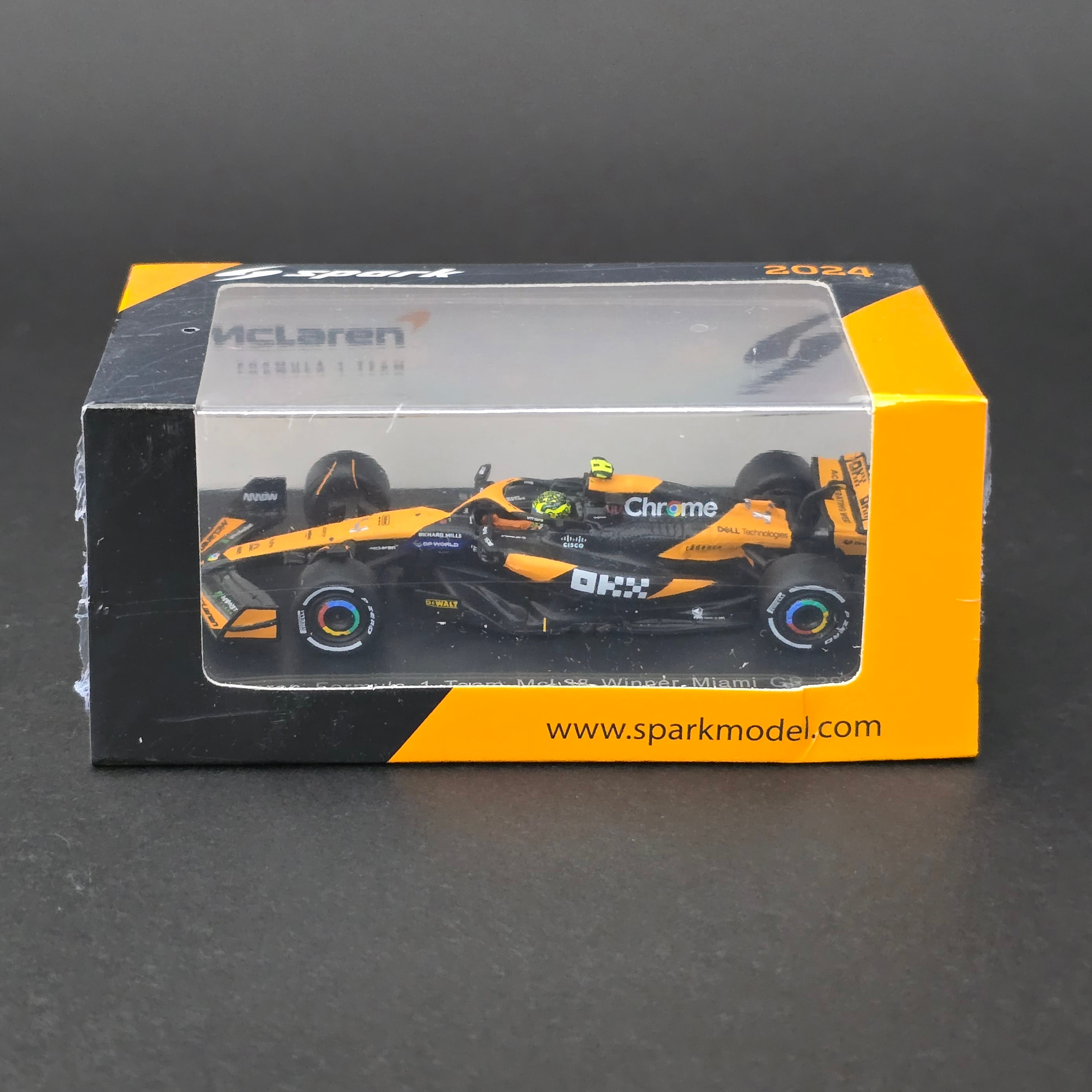 1:64 Mclaren MCL38 Lando Noris 2024 Jelatinli Kutusunda 