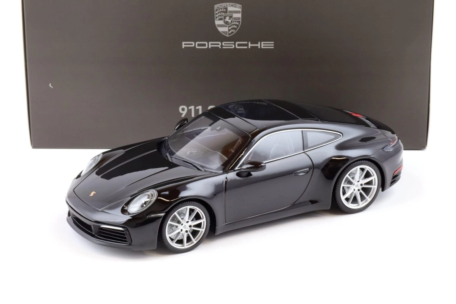 1:18 Porsche 911 (992) Carrera 4S