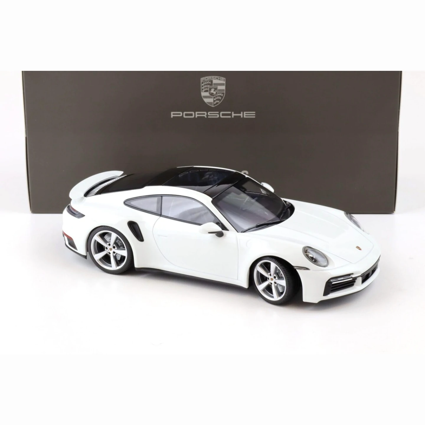 1:18 Minichamps Porsche 911 Turbo S