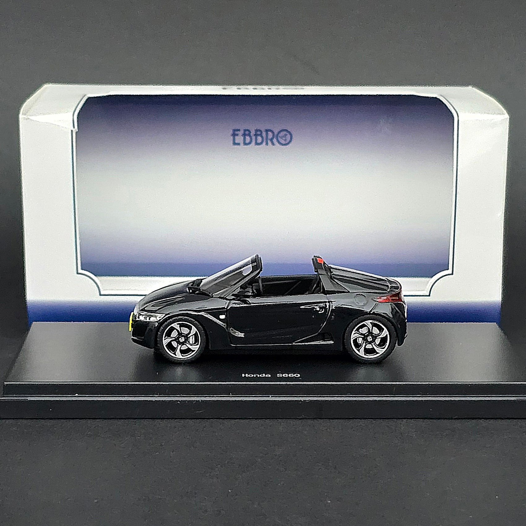 1:43 Ebbro Honda SC60