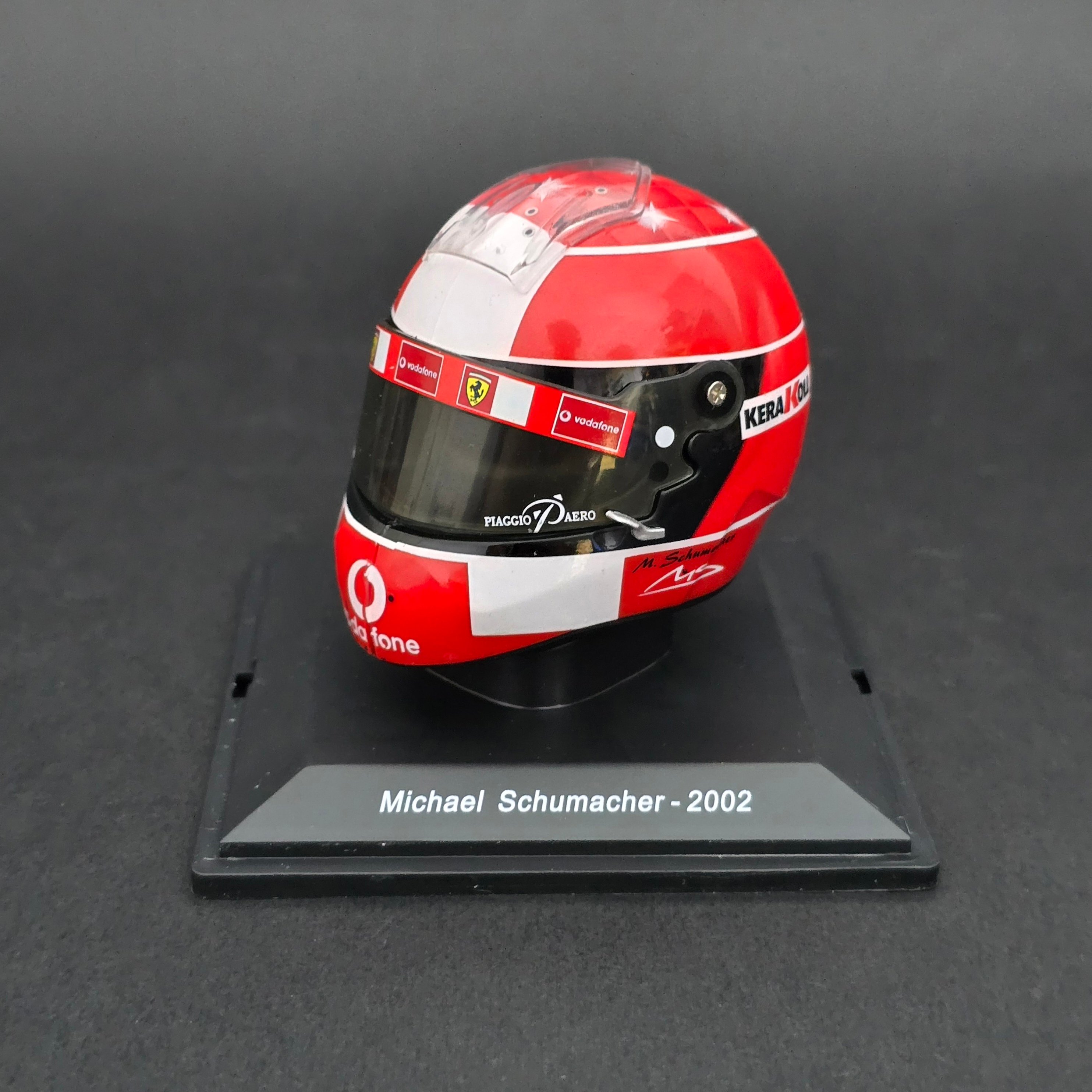 1:5 Michael Schumacher Kask Figürü 2002 Dünya Şampiyonu 