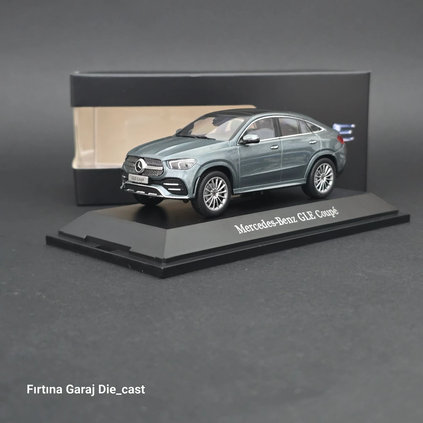 1/43 Mercedes GLE Coupe 