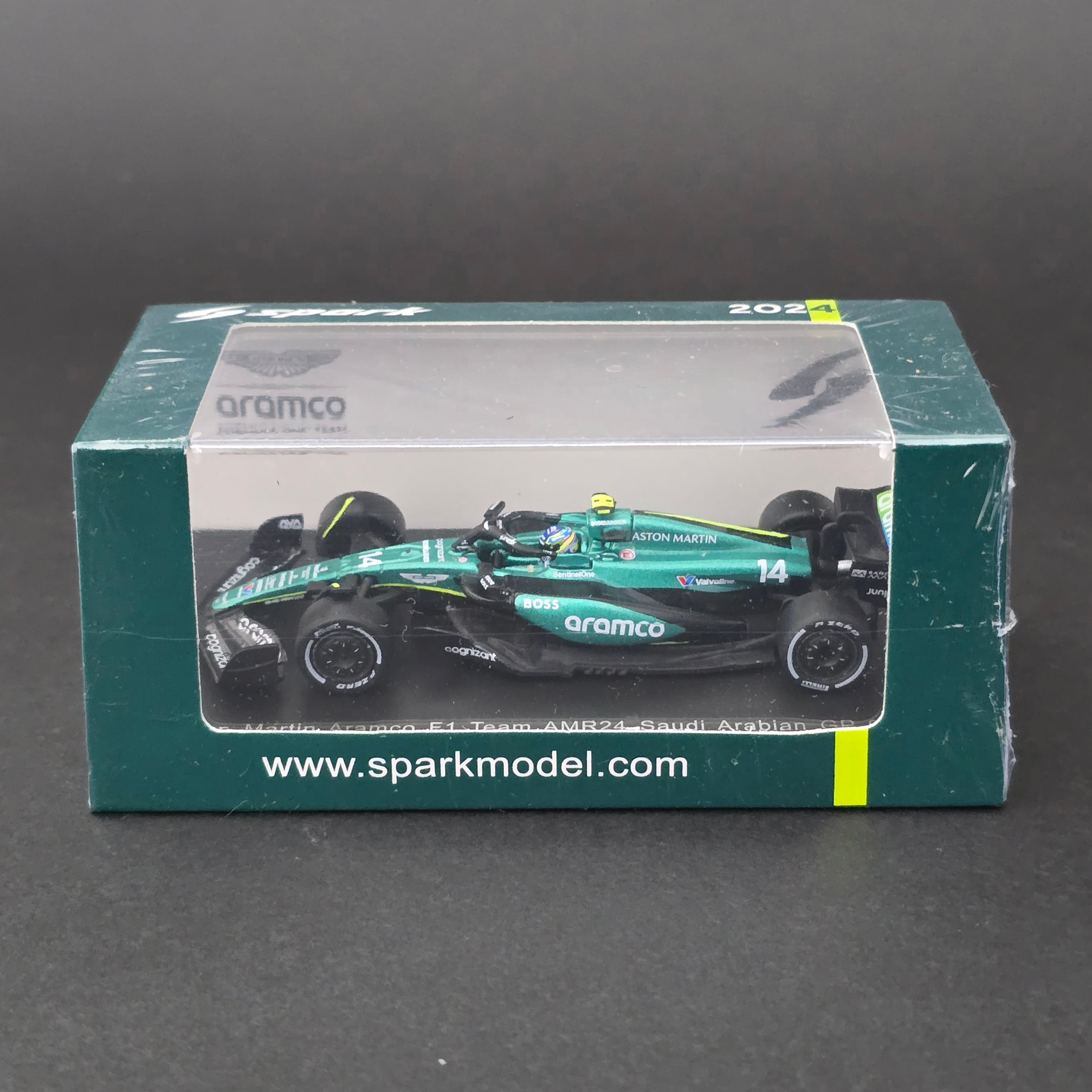 1:64 Aston Martin AMR24 Fernando Alonso 2024 Jelatinli Kutu