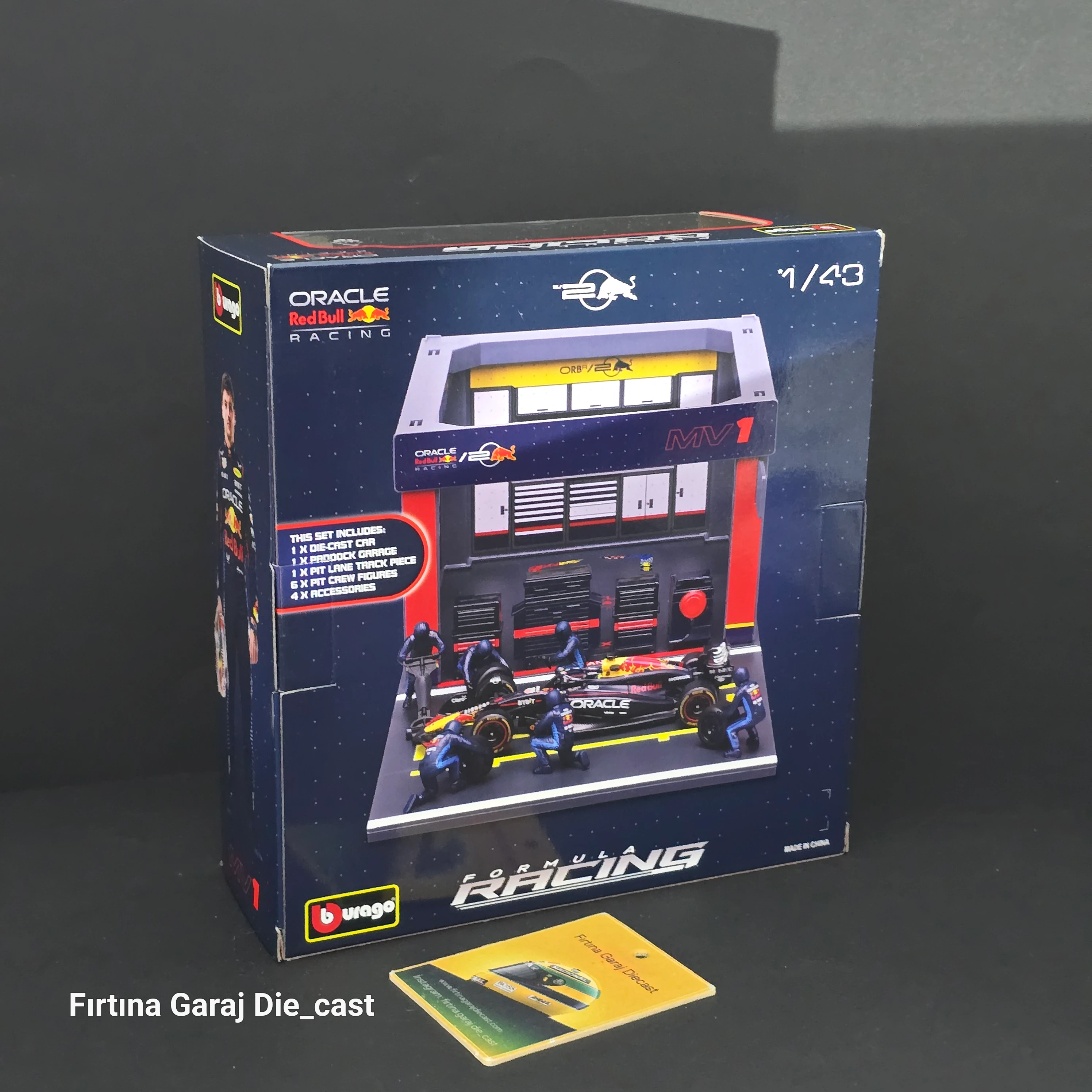 Redbull 2024 Padok Garaj ve Pitstok Ekibi Seti 