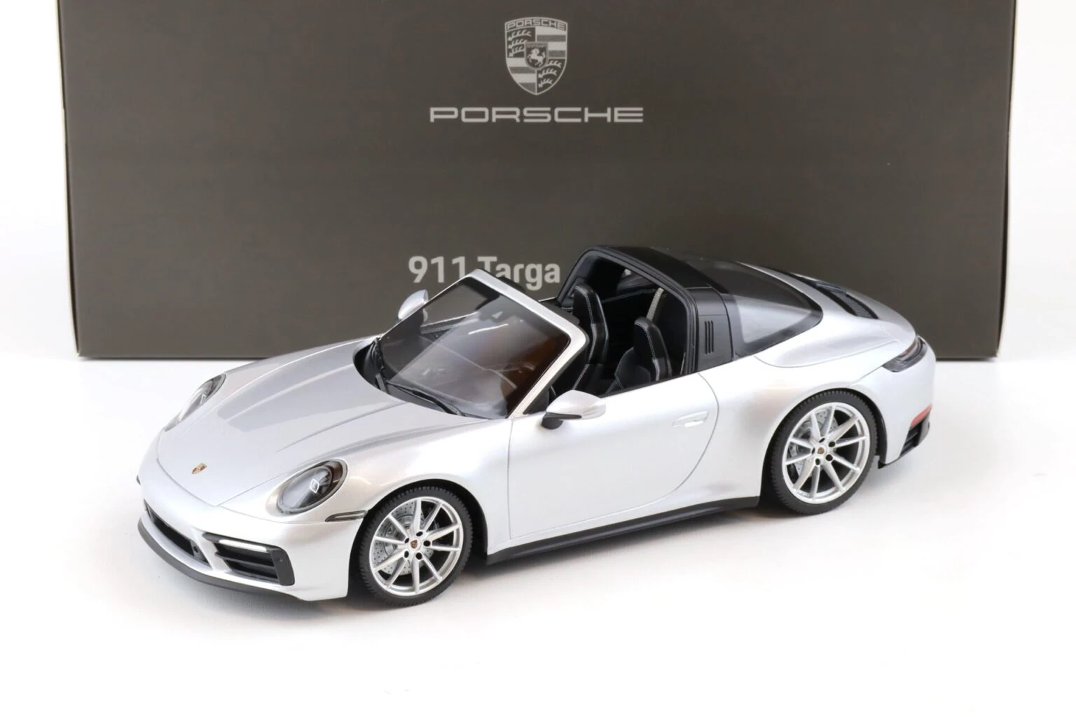 1:18 Porsche 911(992)Targa 4 GTS 2021 GT 