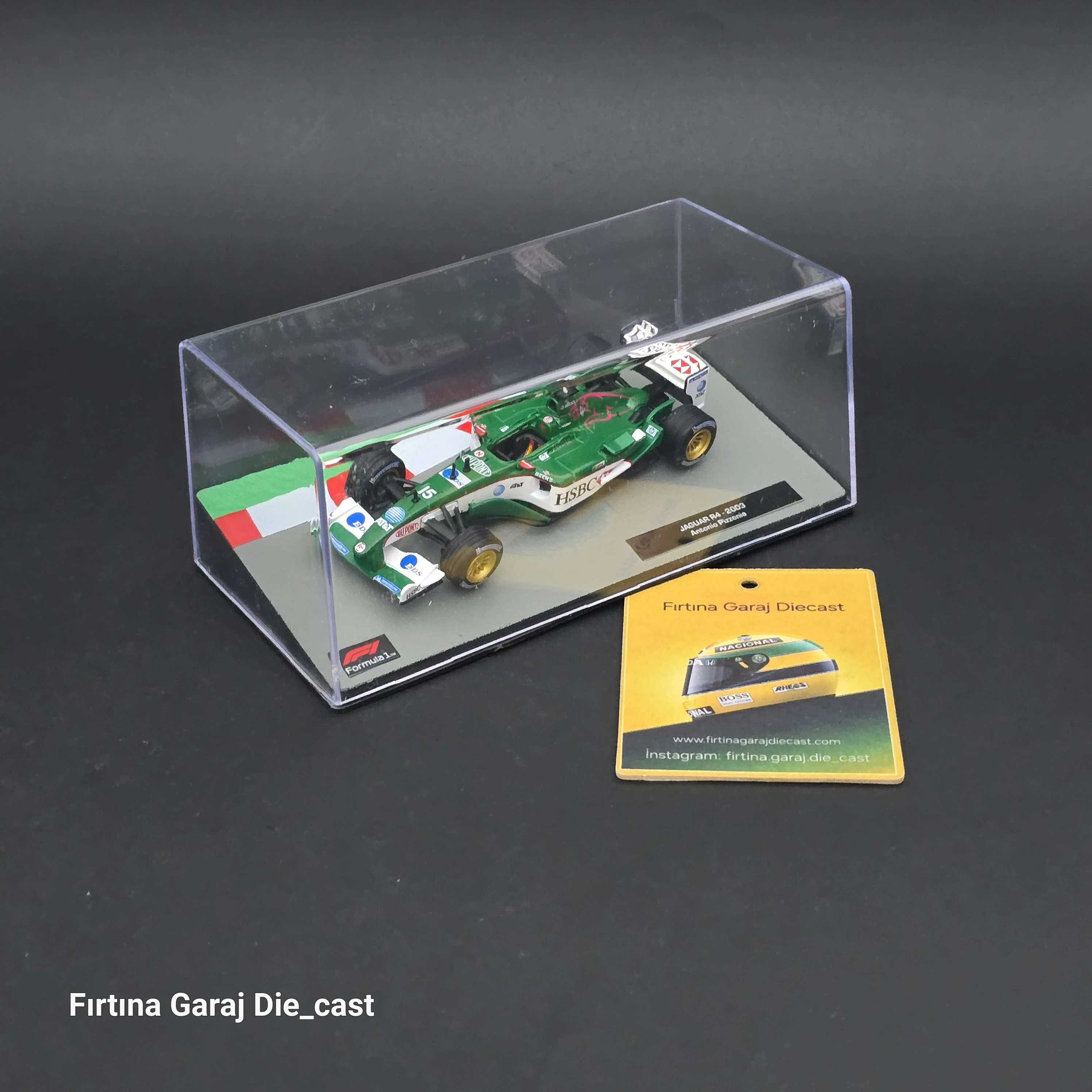 1:43 Jaguar R4 2003 A.Pizzonia