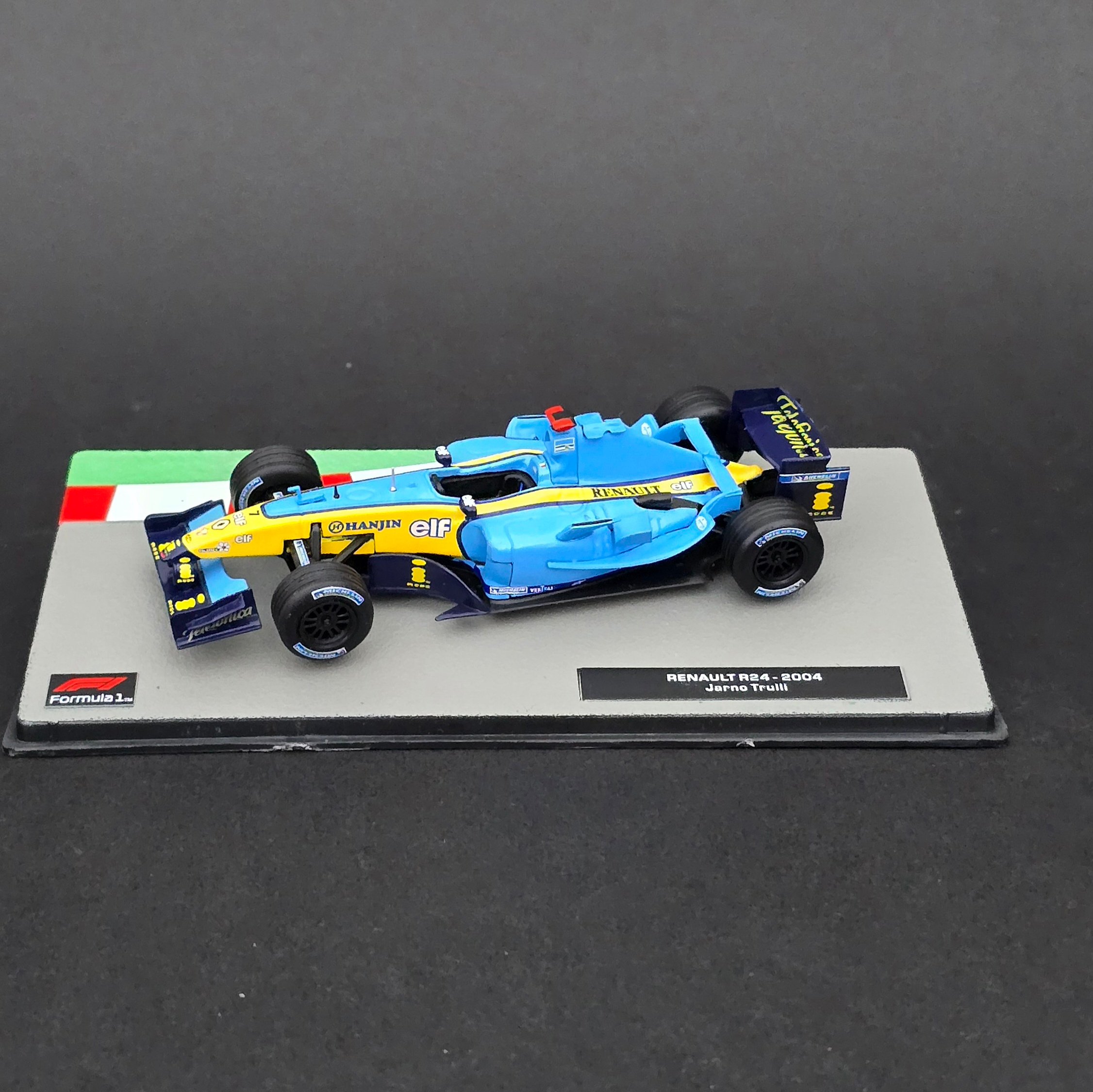 1:43 Renault R24