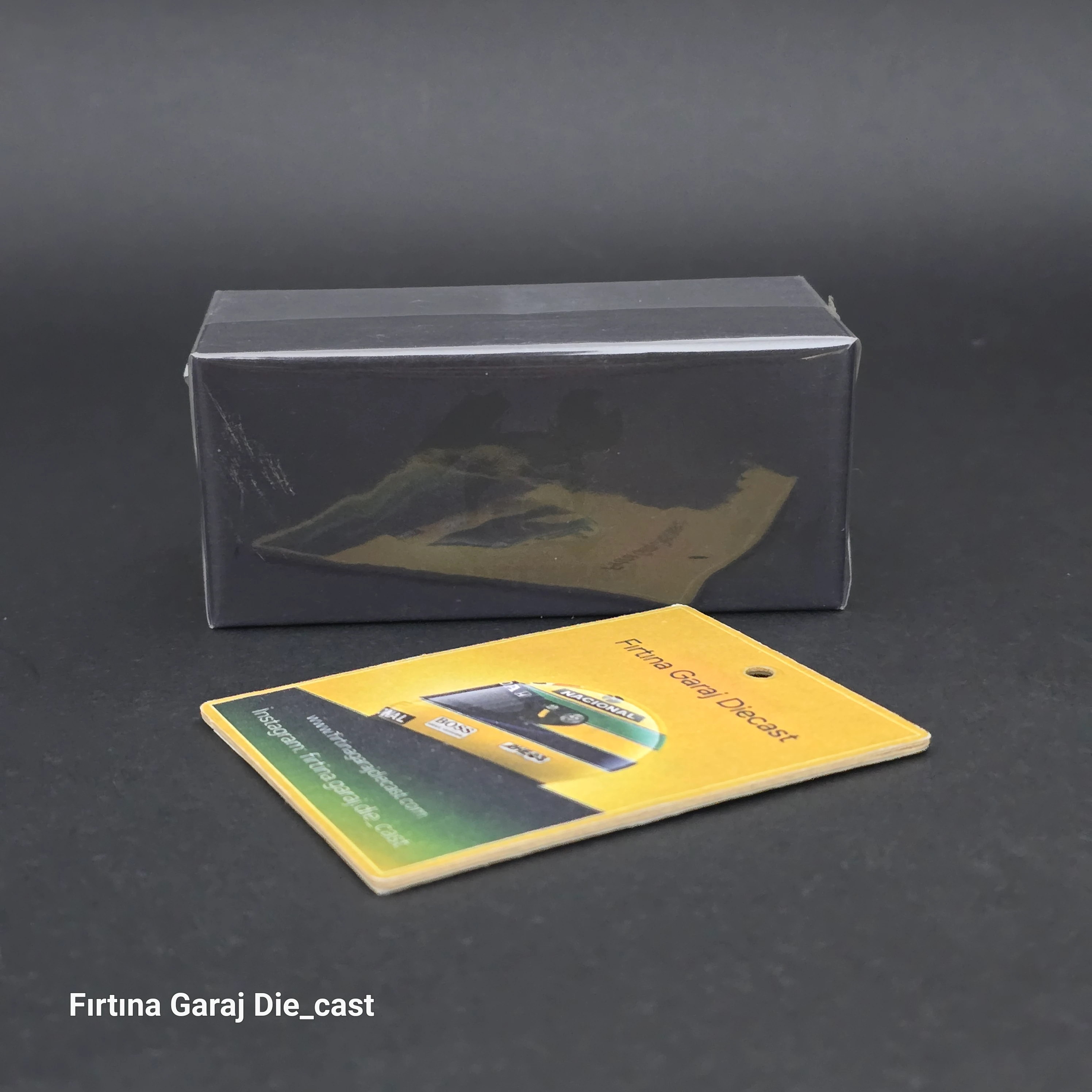 1:64 Tarmac Mercedes AMG GT3 Figürlü 