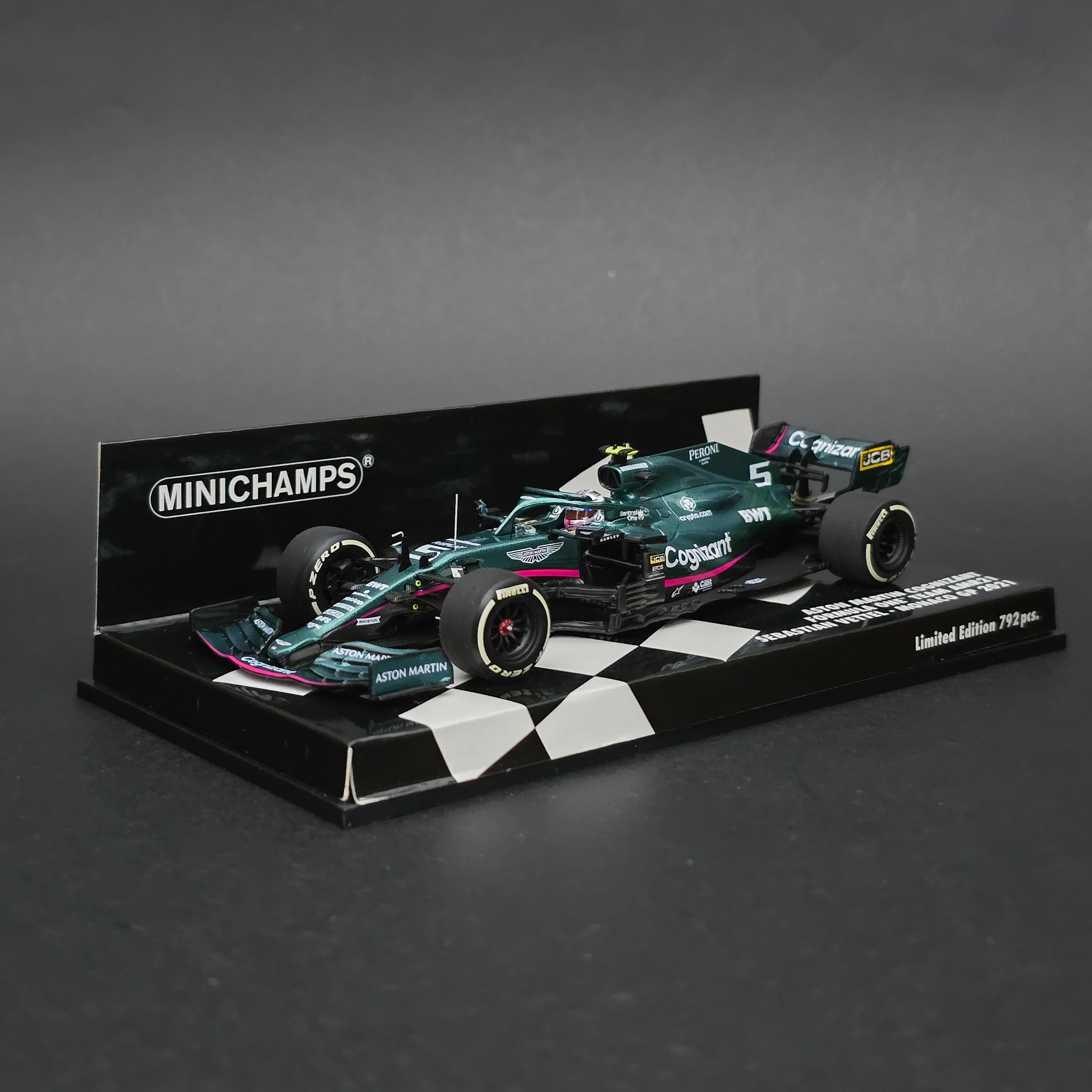 1/43 Minichamps Aston Martin AMR21 Sebastian Vettel 2021