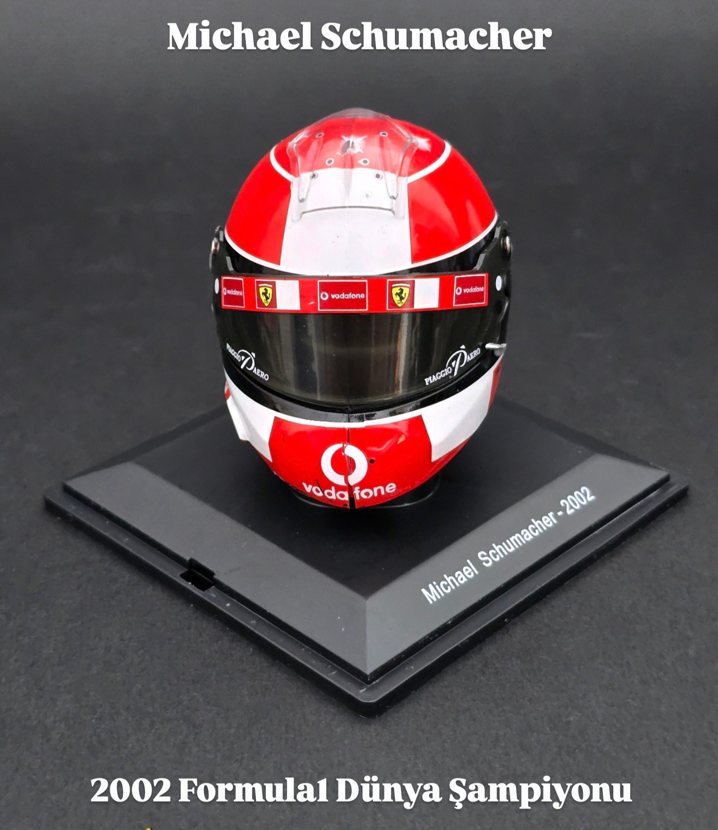 1:5 Michael Schumacher Kask Figürü 2002 Dünya Şampiyonu 