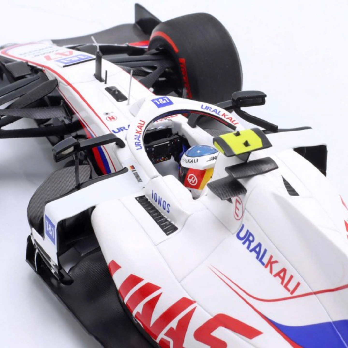 1:18 Minichamps Haas F1 VF-21 2021