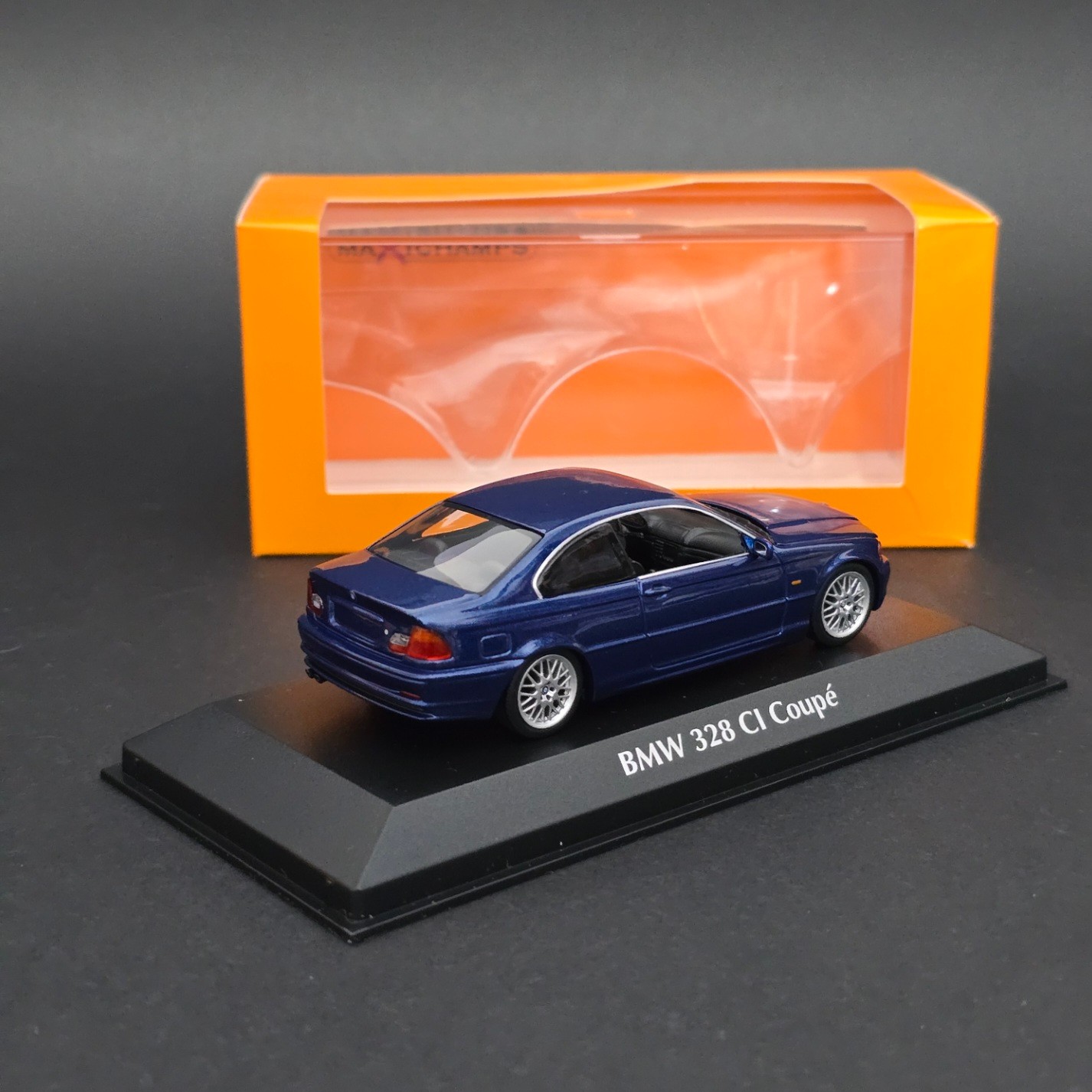 1:43 BMW 328 ci E46