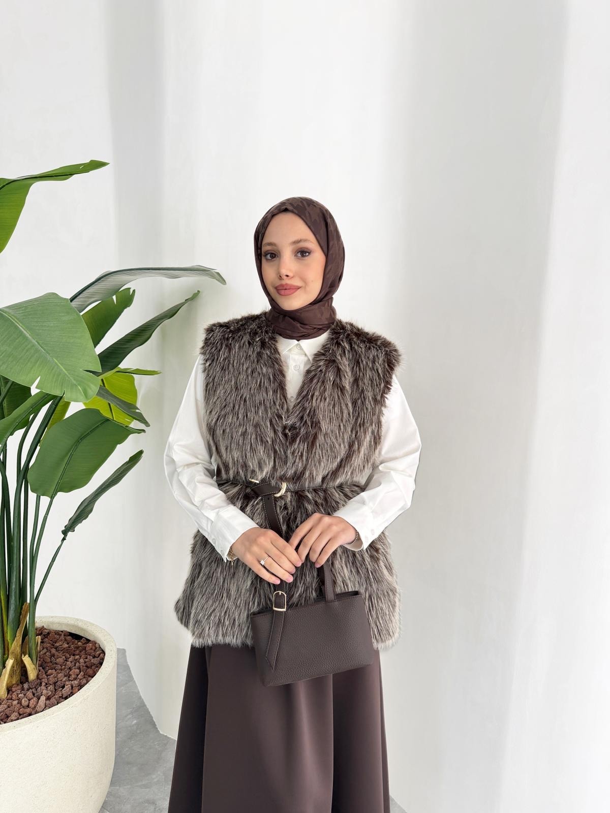 KÜRKLÜ YELEK (KAHVERENGİ)
