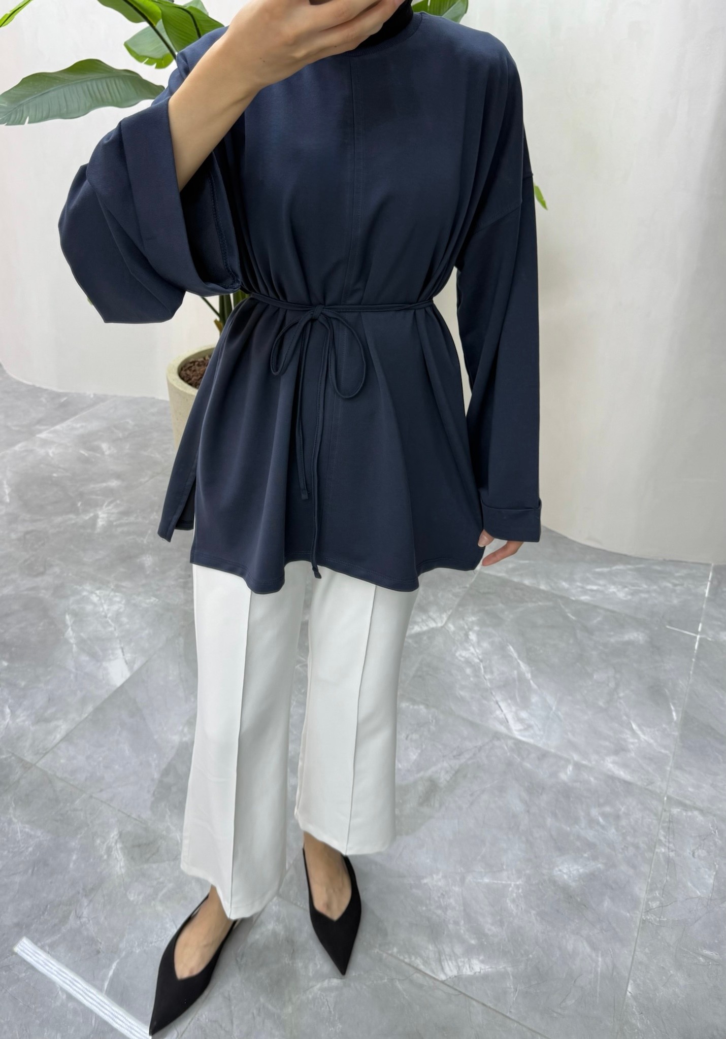 DİKİŞ DETAYLI YIRTMAÇLI SWEATSHİRT (LACİVERT)