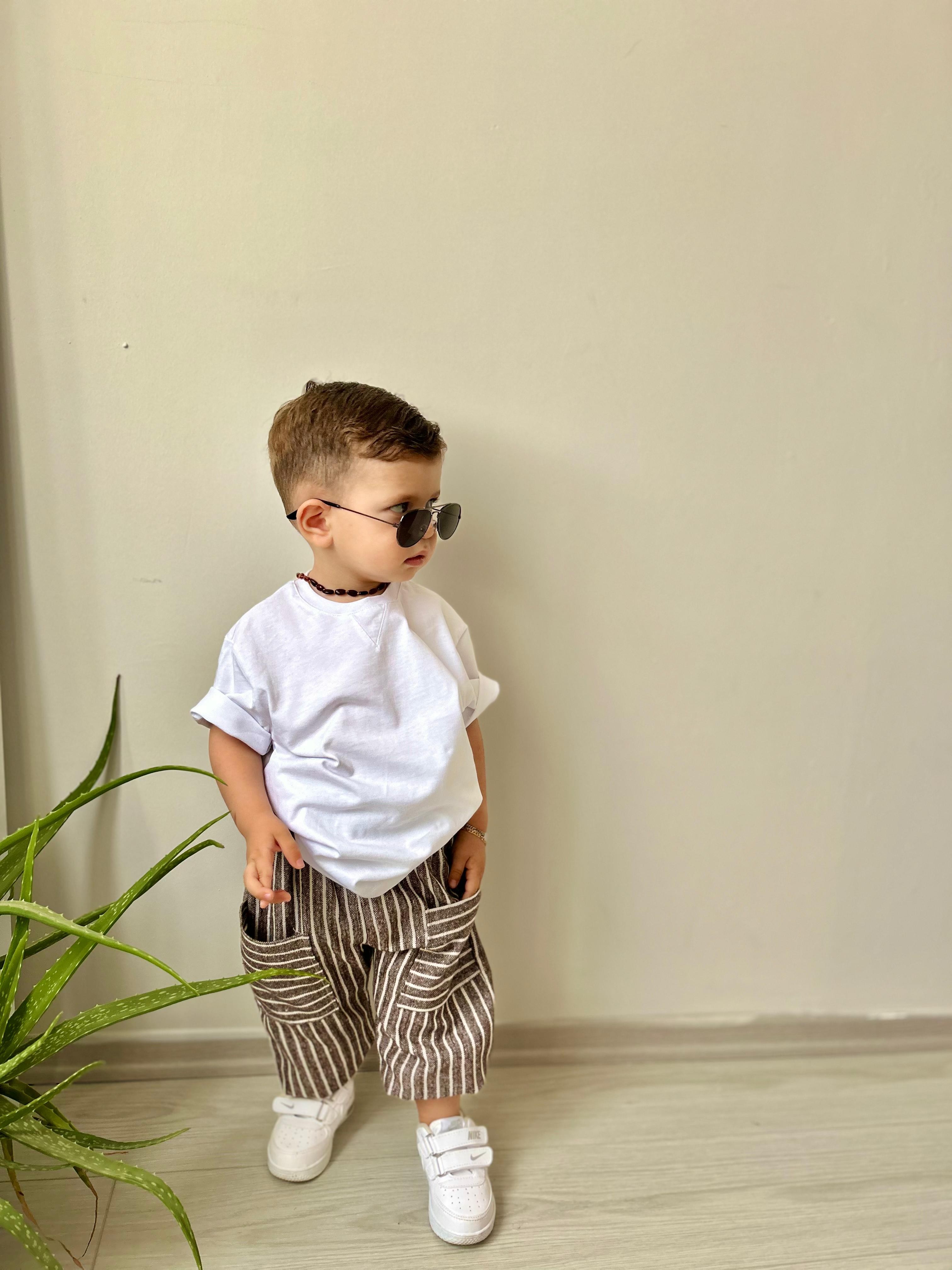 Favorimkids Keten Takım Pantalon Tişört Gözlük 3 Lü set 