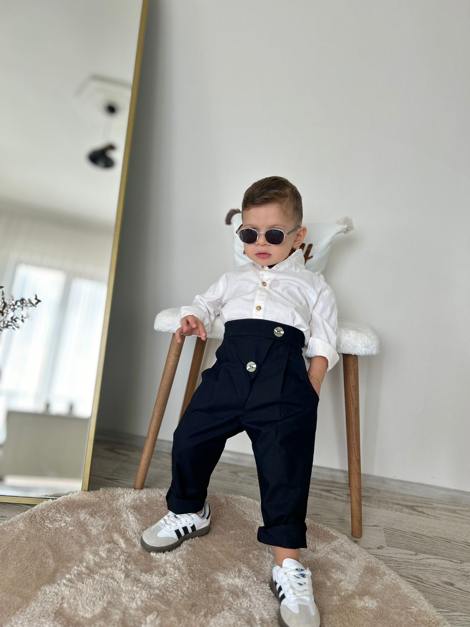 Favorimkids Siyah pileli Pantalon krem Hakim yaka Gömlek Alt Üst Takım