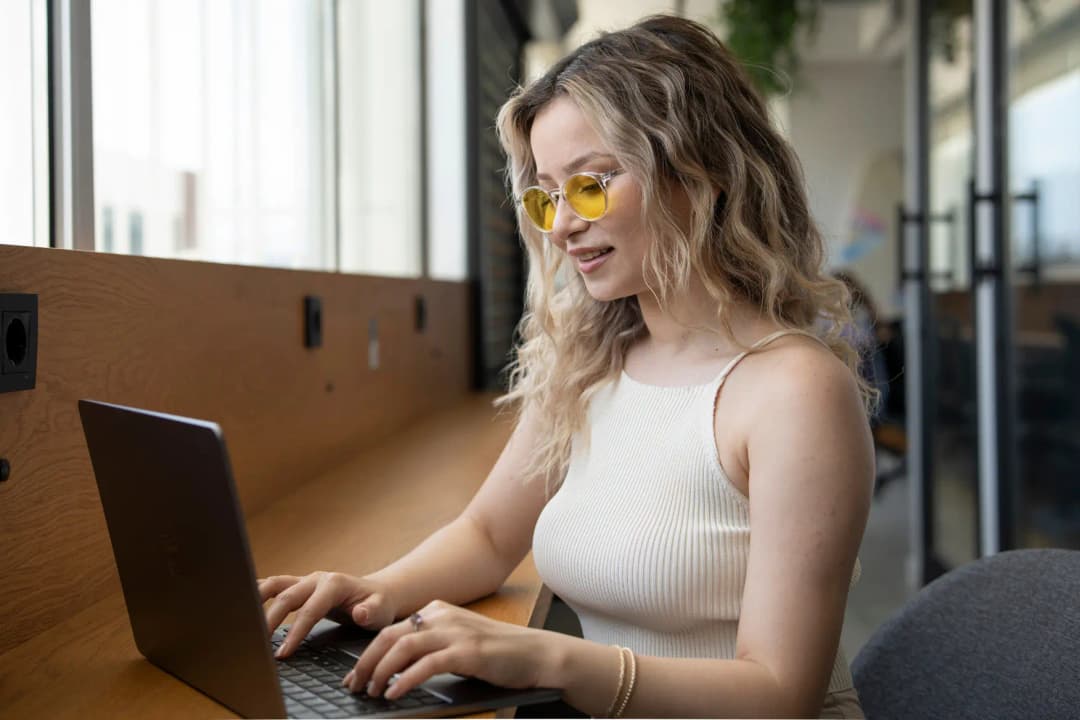 Sarı Camlı Mavi Işıktan Koruyucu Gözlük