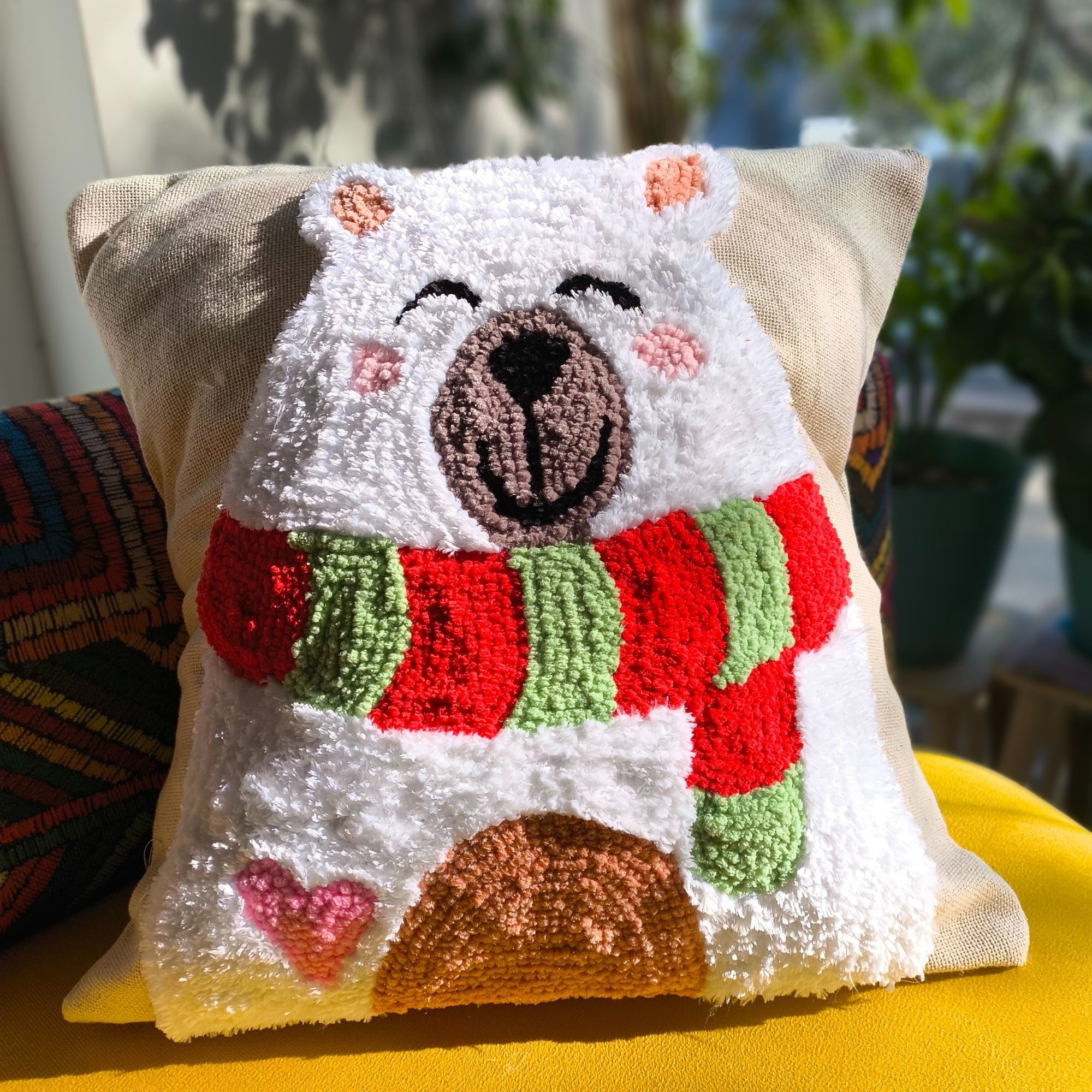 Kutup Ayısı Tufting Kırlent