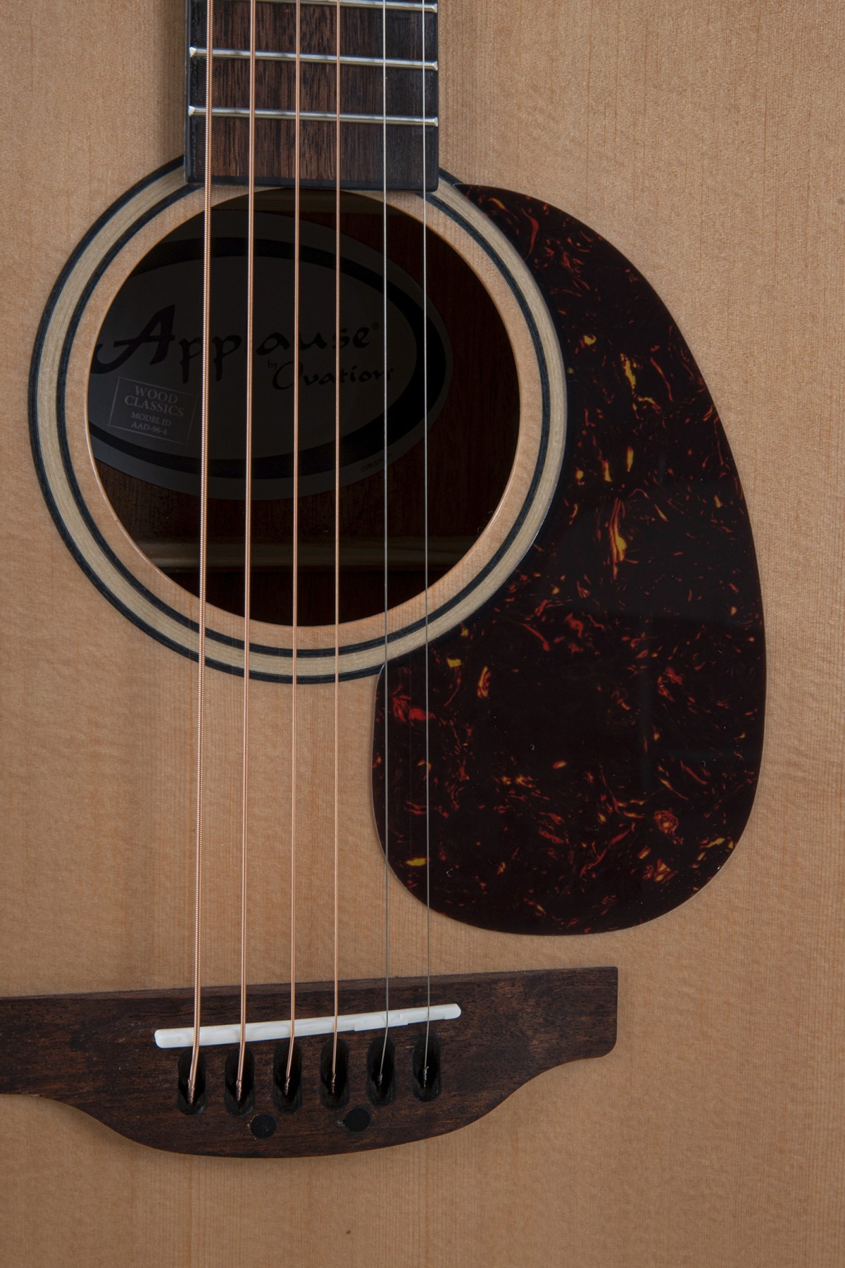 Ovation Applause AAD-96-4 Akustik Gitar