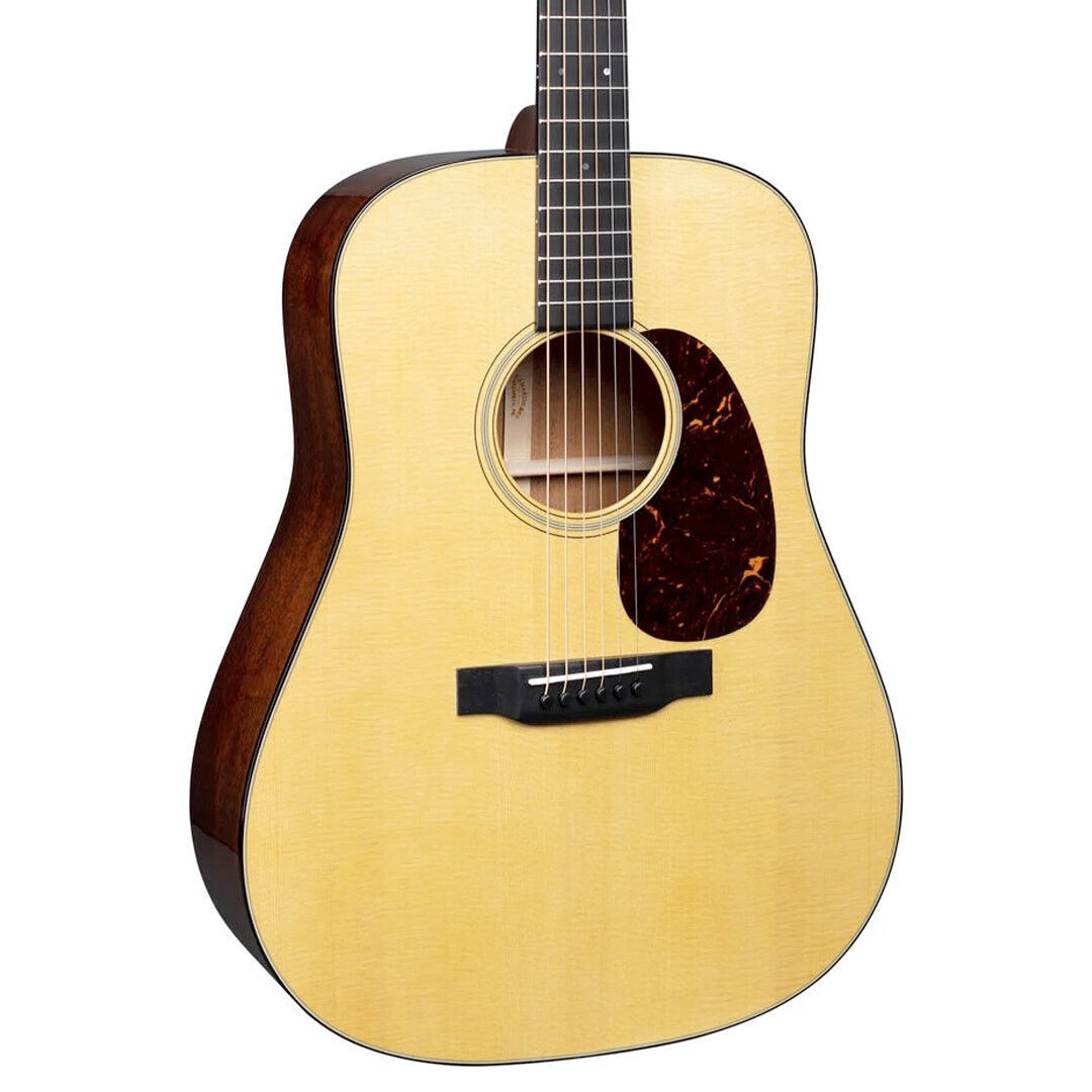 Martin D-18 Akustik Gitar