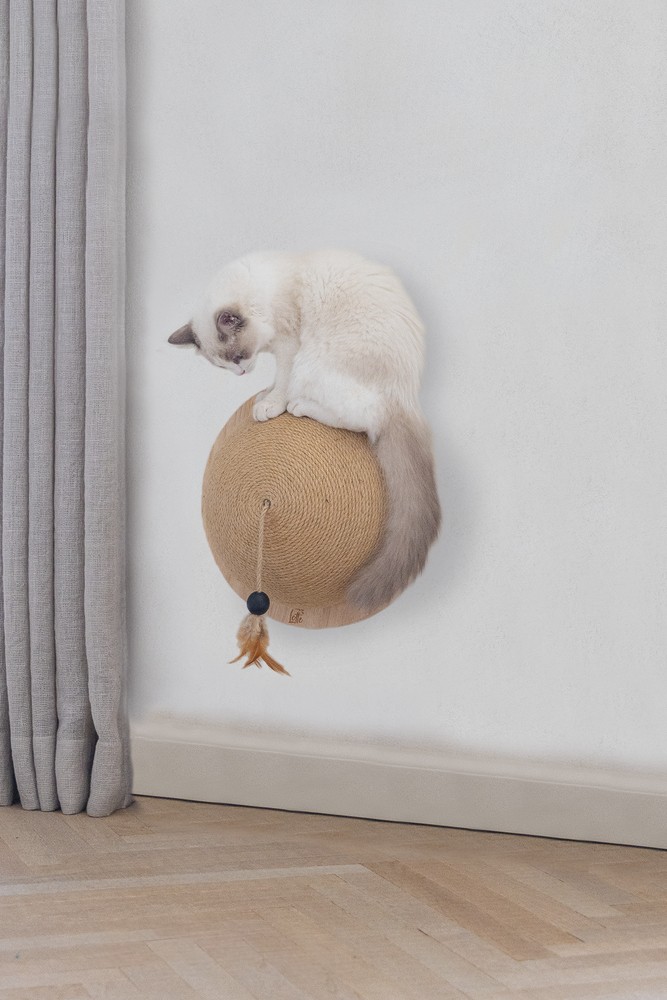 Beeztees DBL Kedi Tırmalama ve Oyuncağı, 34,5x34,5x18cm