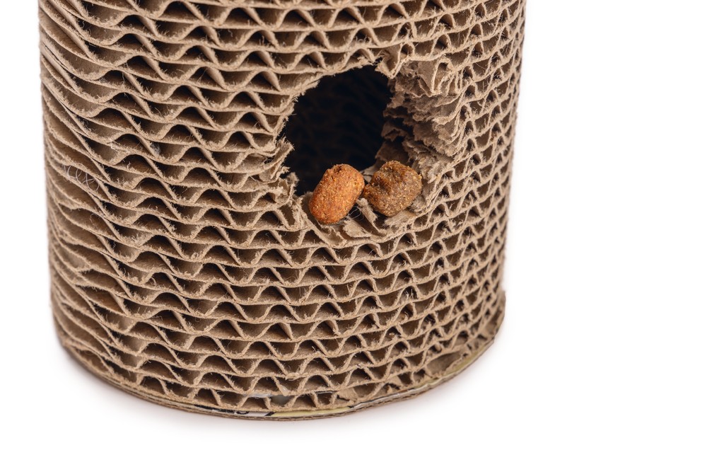 Beeztees Kedi Oyuncağı, Karton Silindir ve Püskül, 23x10x10cm