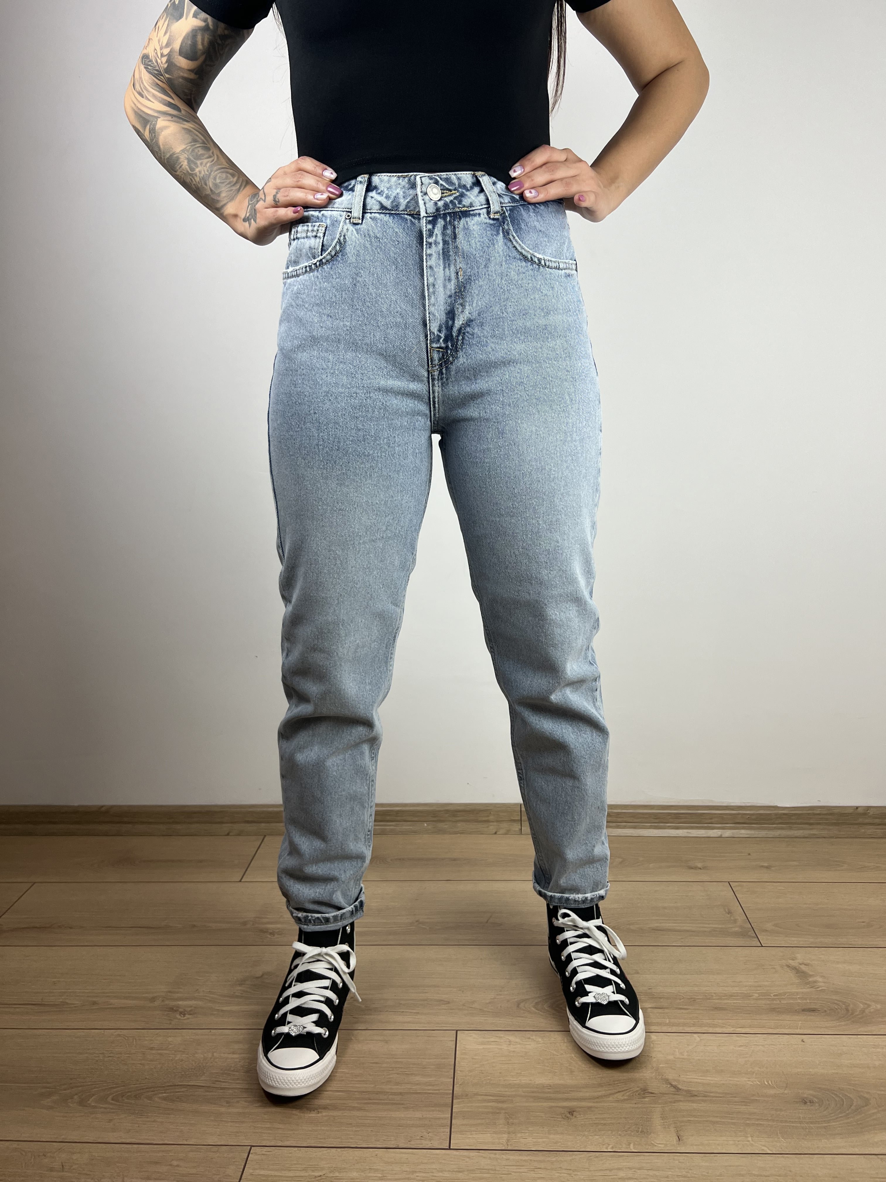 LIGHT BLUE MOM JEAN (New Sandy)