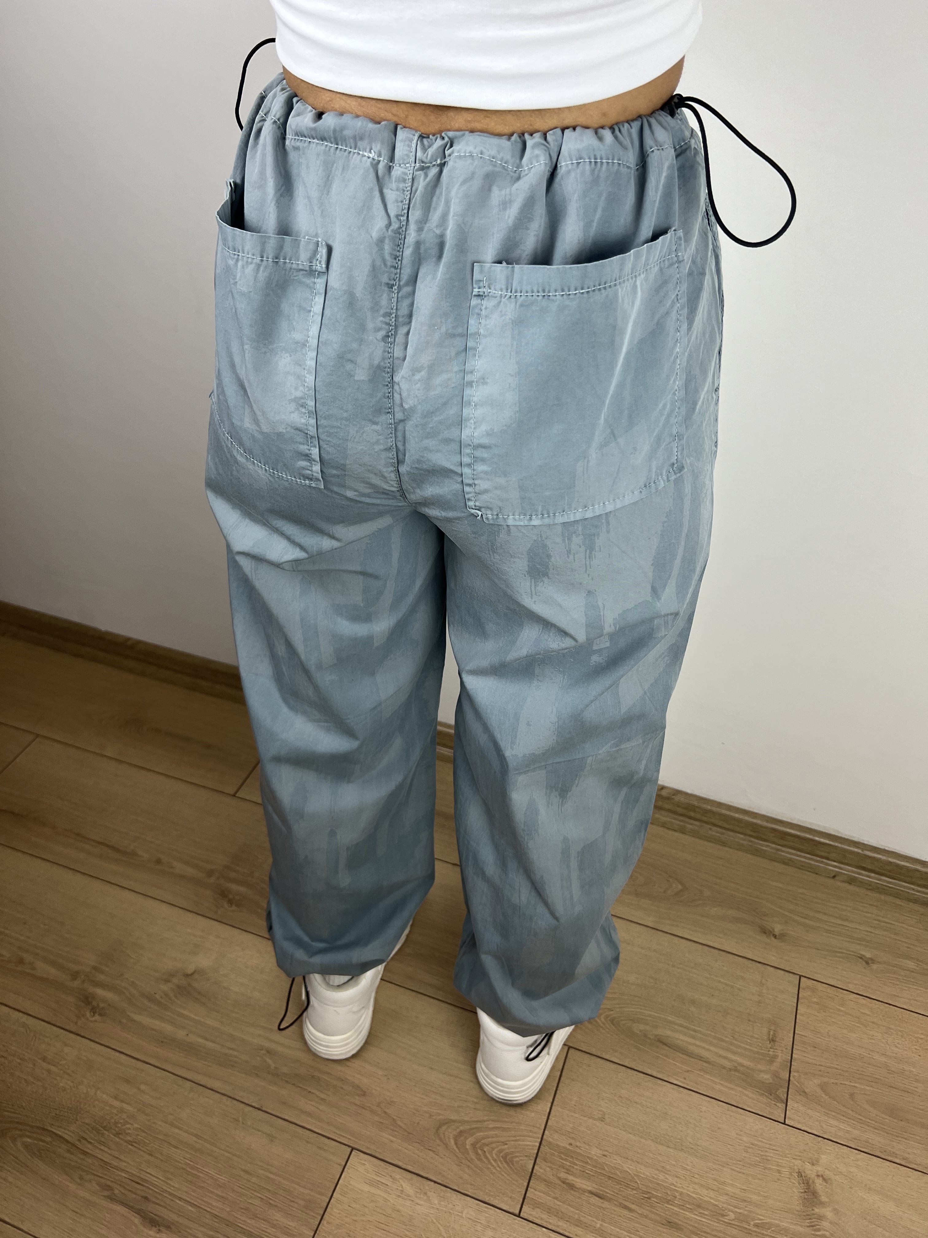 MAVİ DESENLİ PARAŞÜT PANTALON