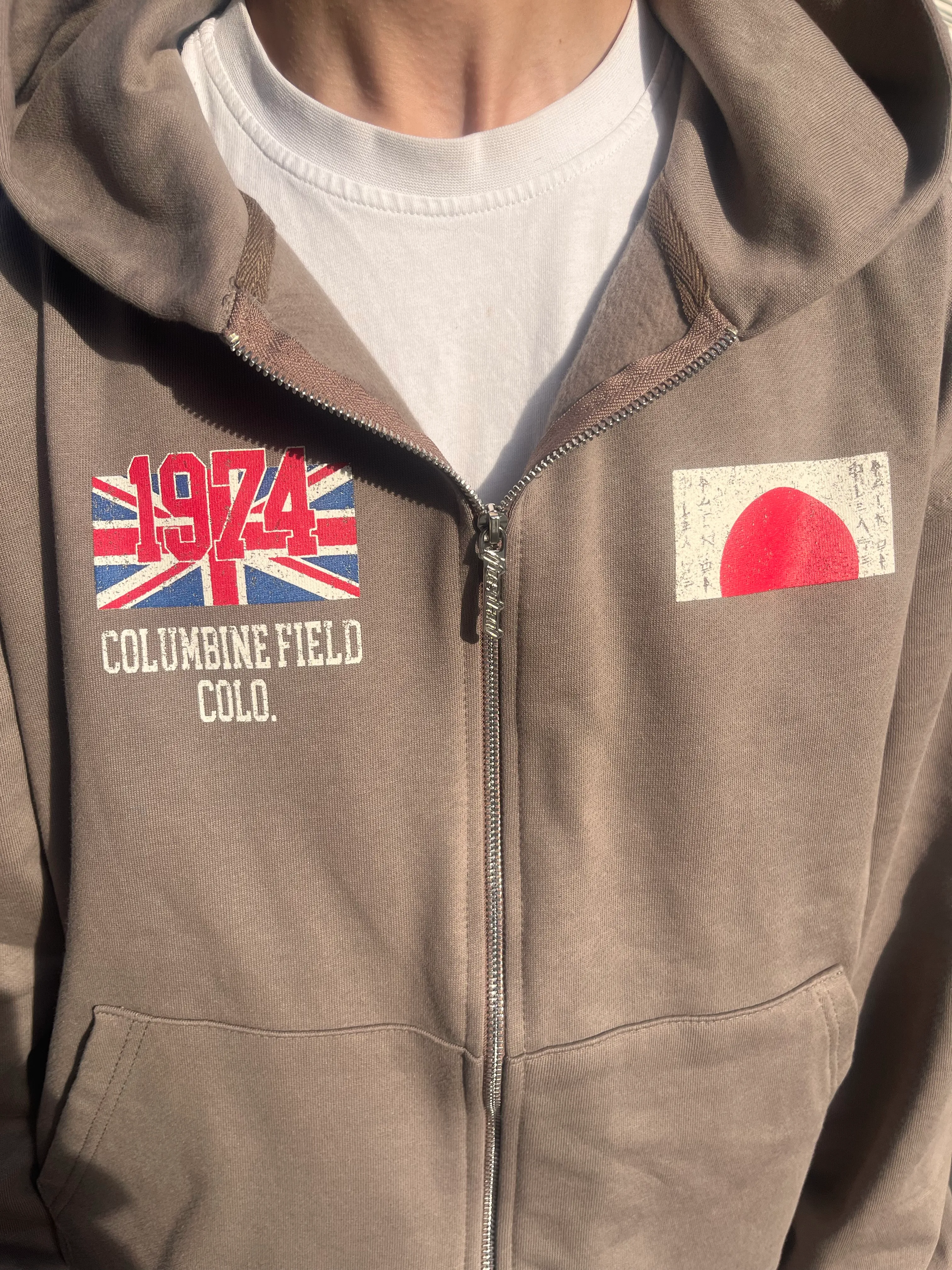 DİEGONEL WAR BASKILI ZİP - KAHVERENGİ