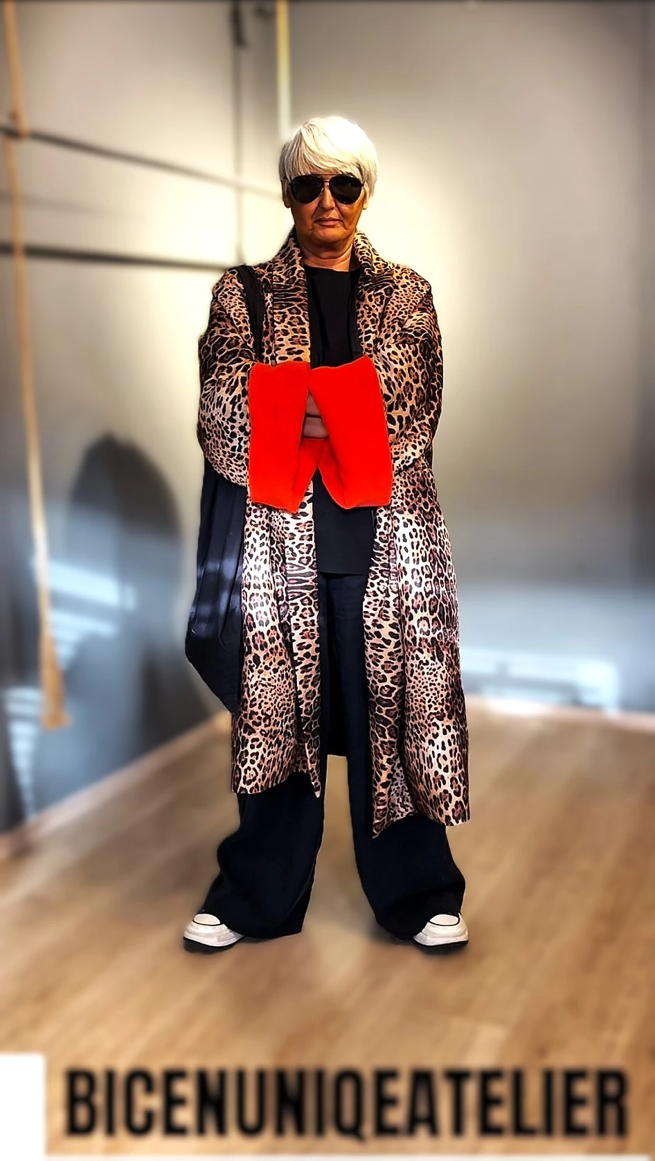 KAPİTONE BASKILI LEOPAR DESEN OVERSIZE KİMONO