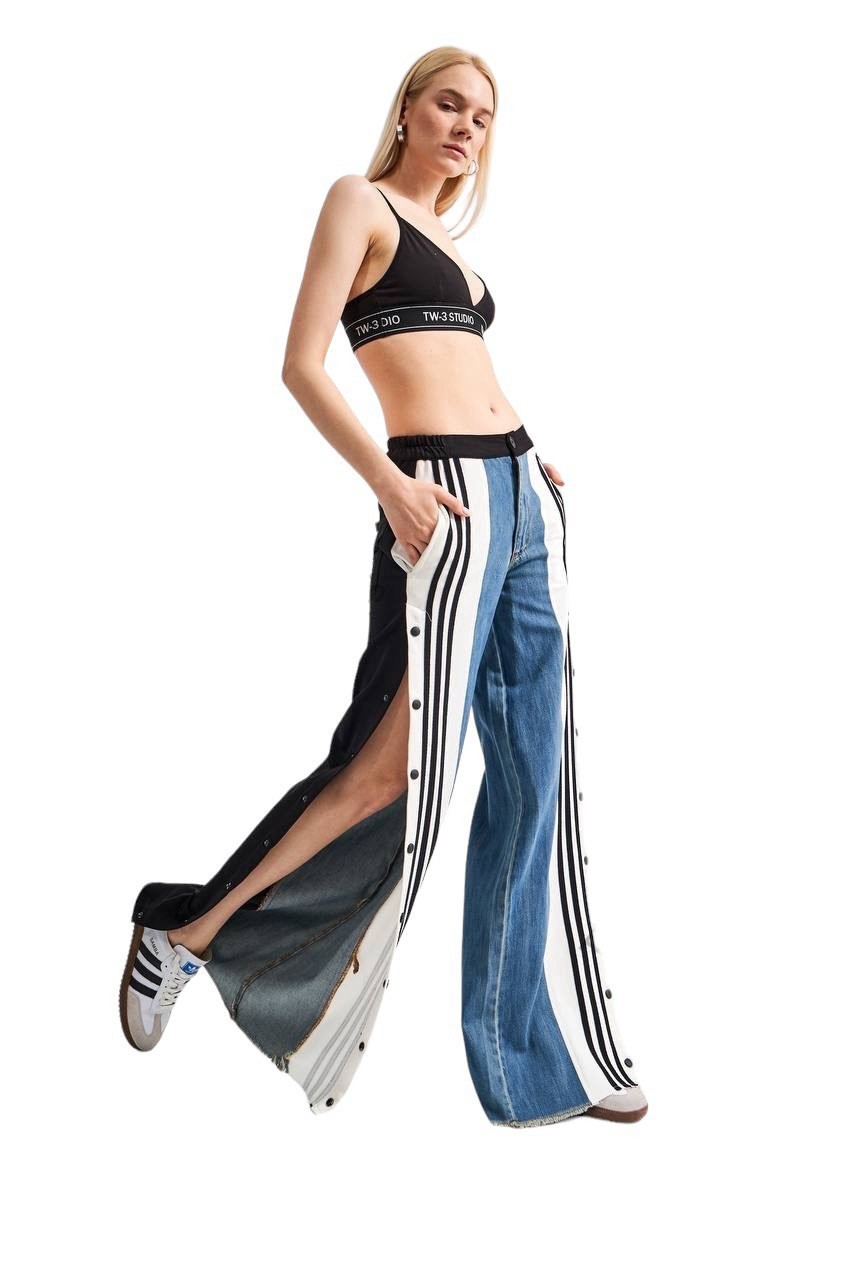 Now Side Button Detailed Slit Trousers
