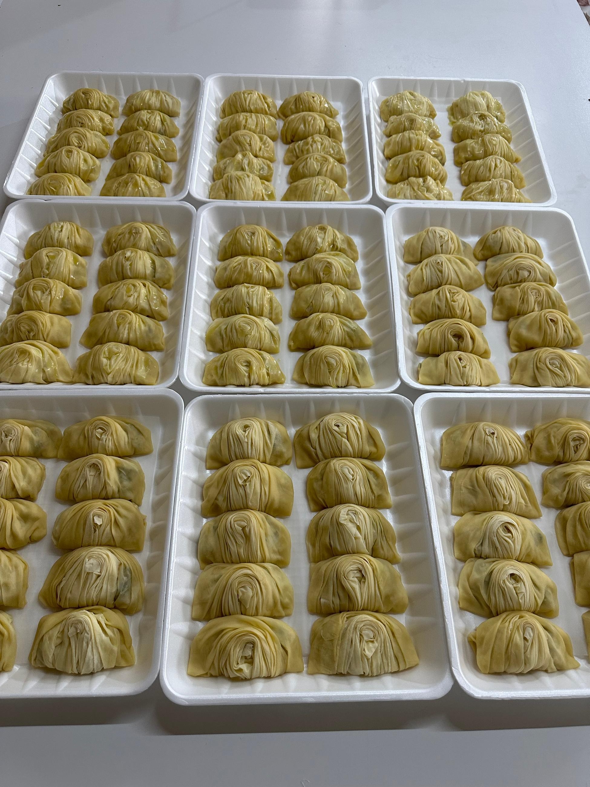 ISPANAKLI MARAŞ PEYNİRLİ MİDYE BÖREK 10 LU