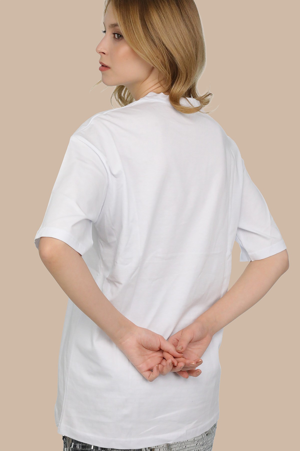 Beyaz Bisiklet Yaka Özel Tasarım Ejderha Nakış Desenli Oversize T-shirt