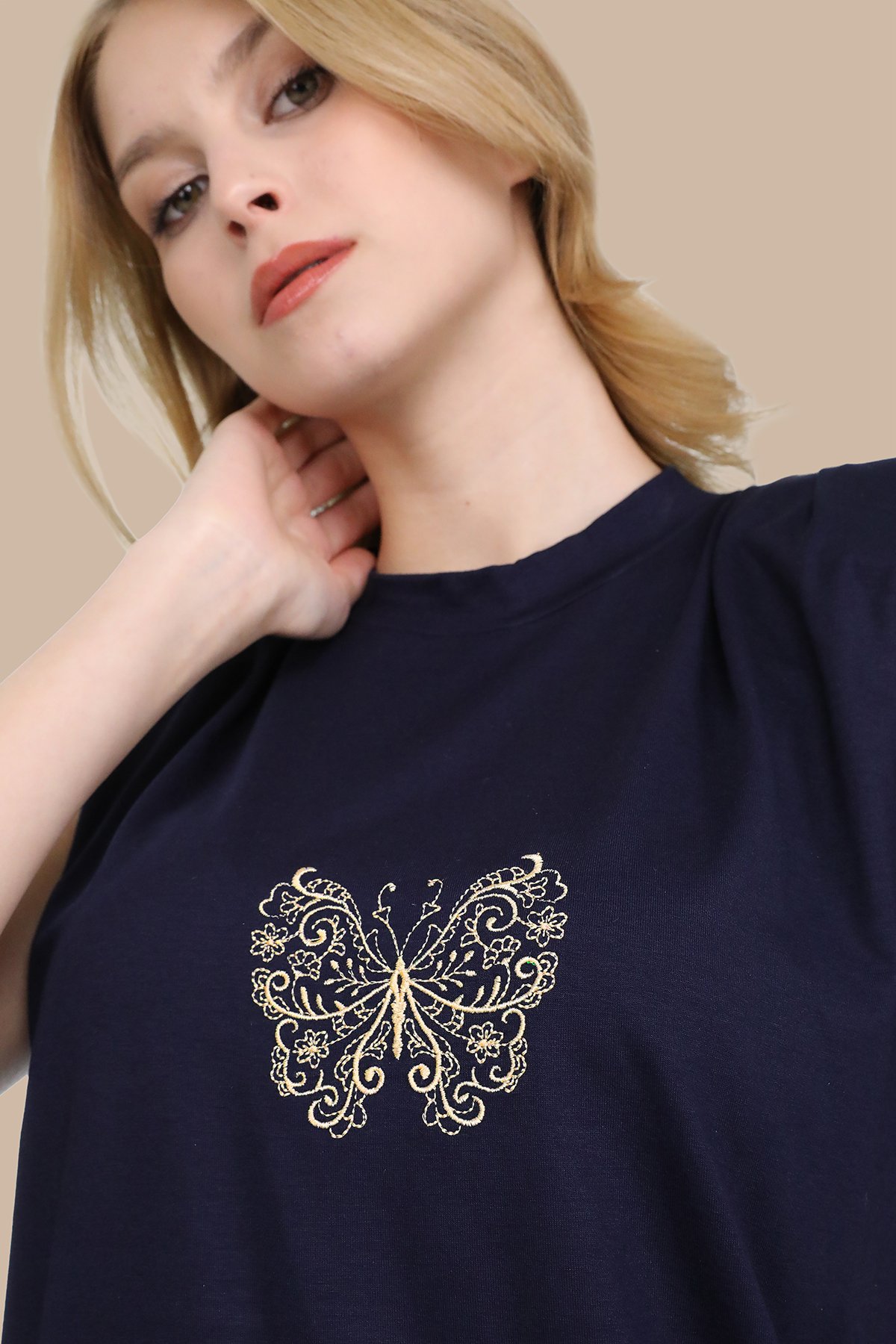 Lacivert Kolsuz Kelebek Nakışlı Oversize Vatkalı T-shirt